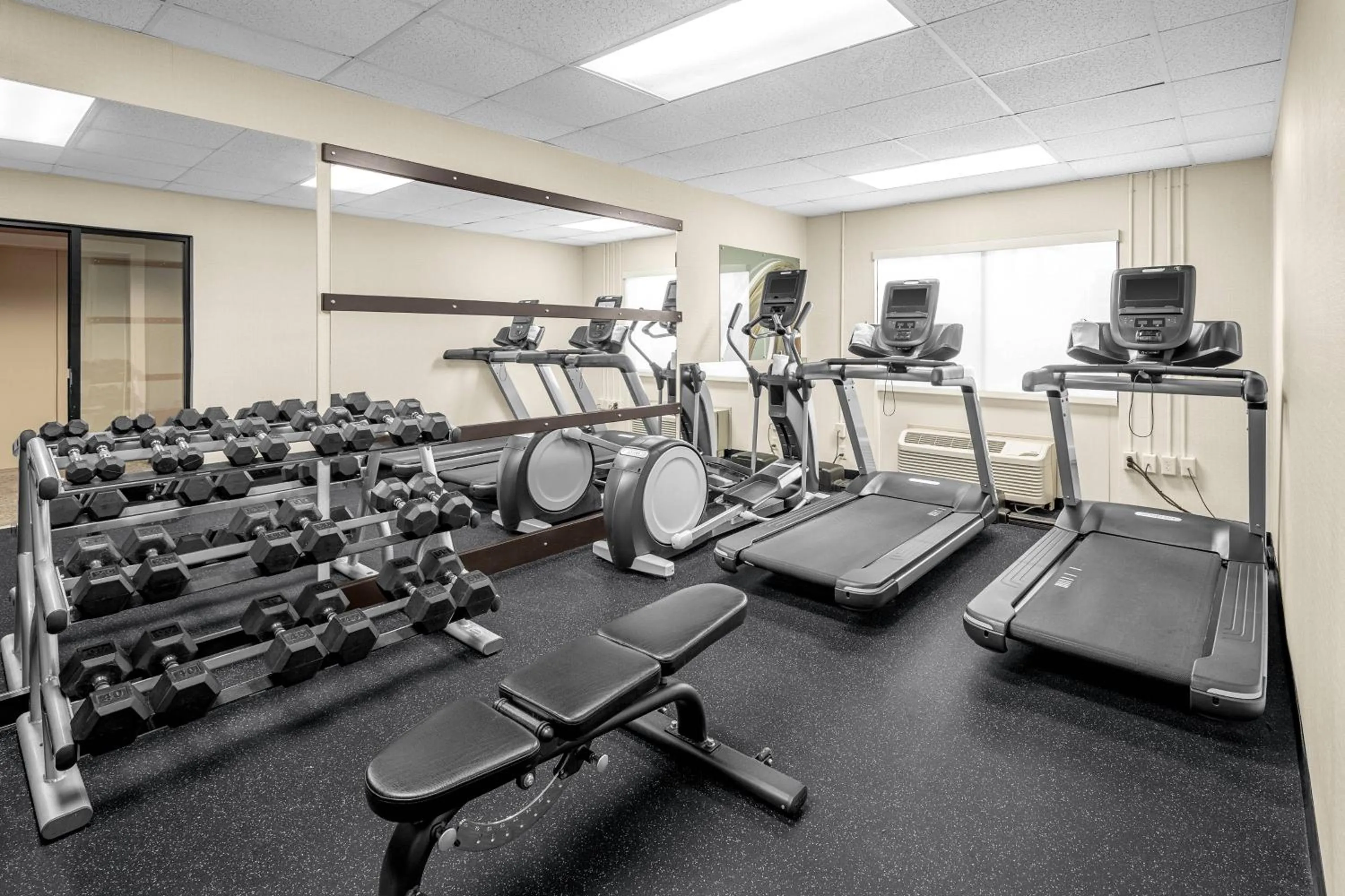 Fitness centre/facilities in Courtyard by Marriott Wilmington/Wrightsville Beach