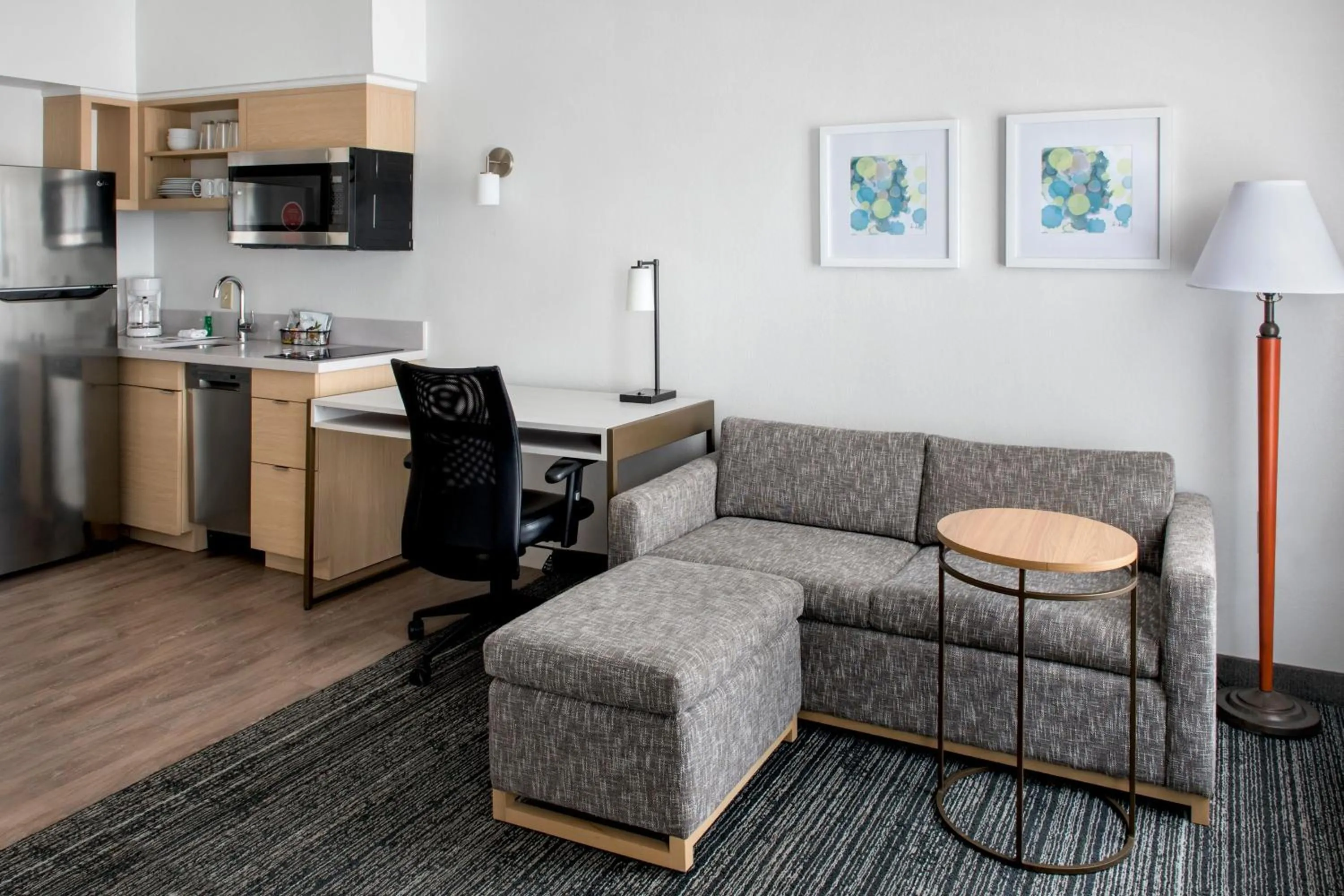 Living room in TownePlace Suites Wilmington Newark / Christiana