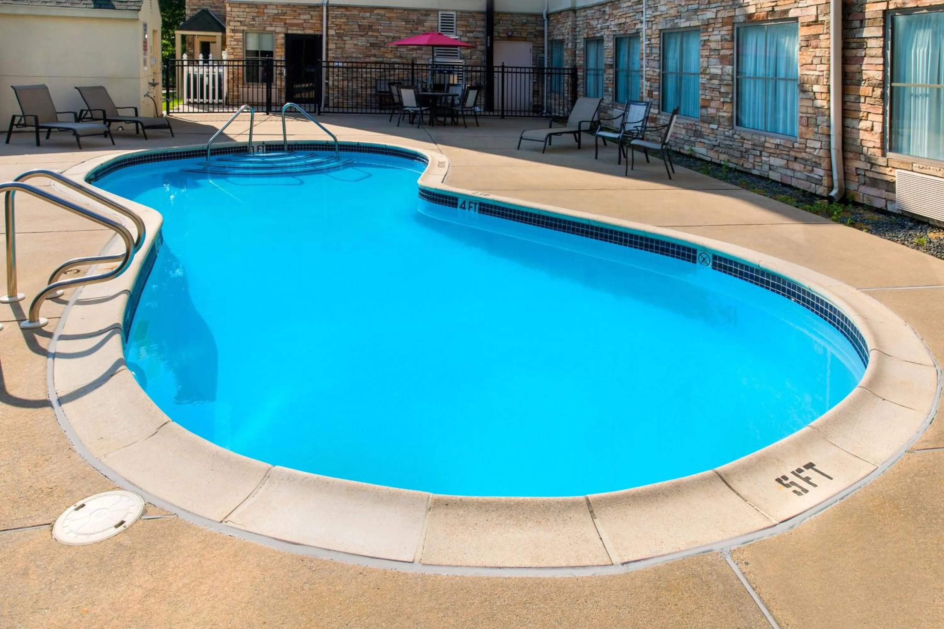 Swimming pool in TownePlace Suites Wilmington Newark / Christiana