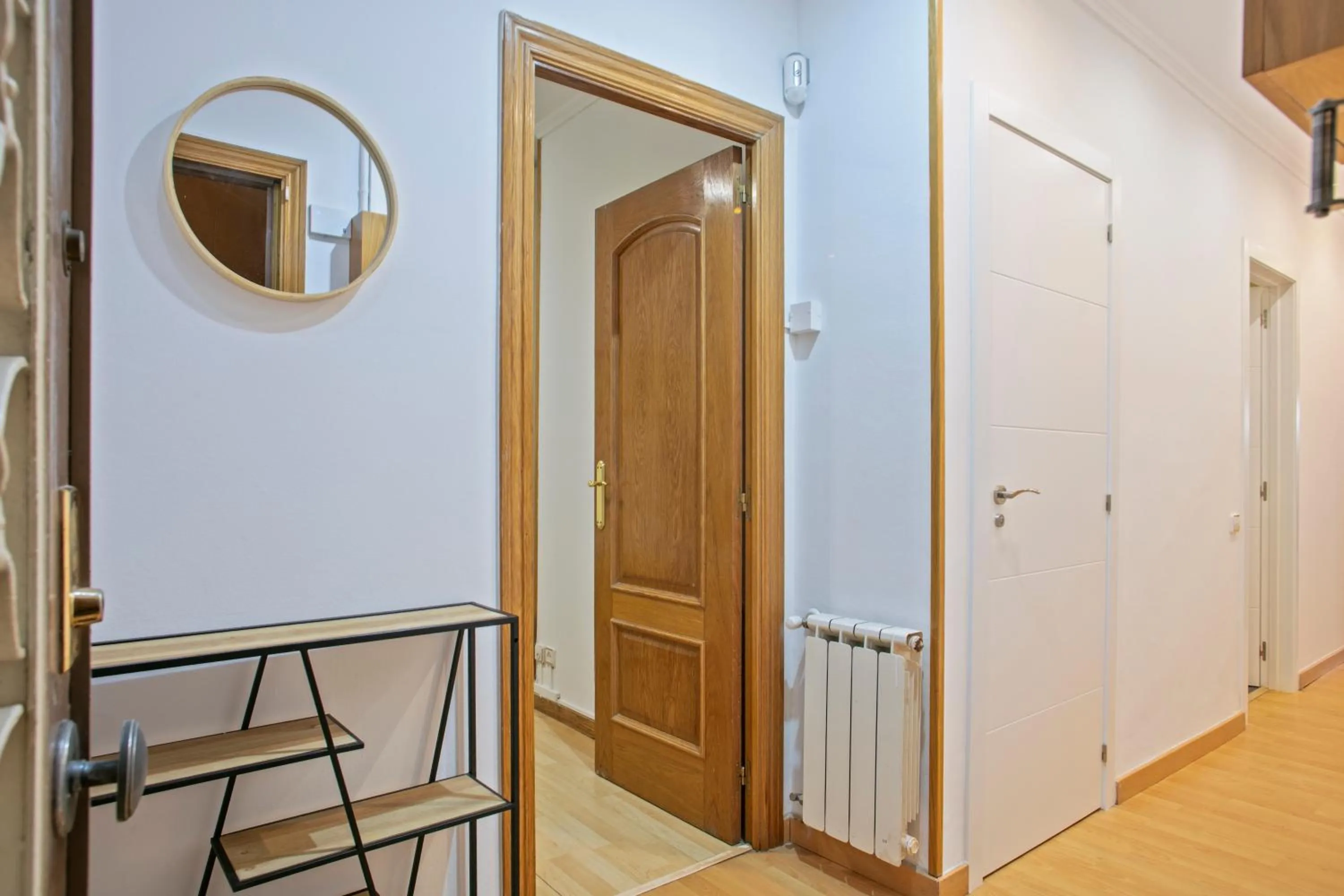 wardrobe in Alcam Calabria