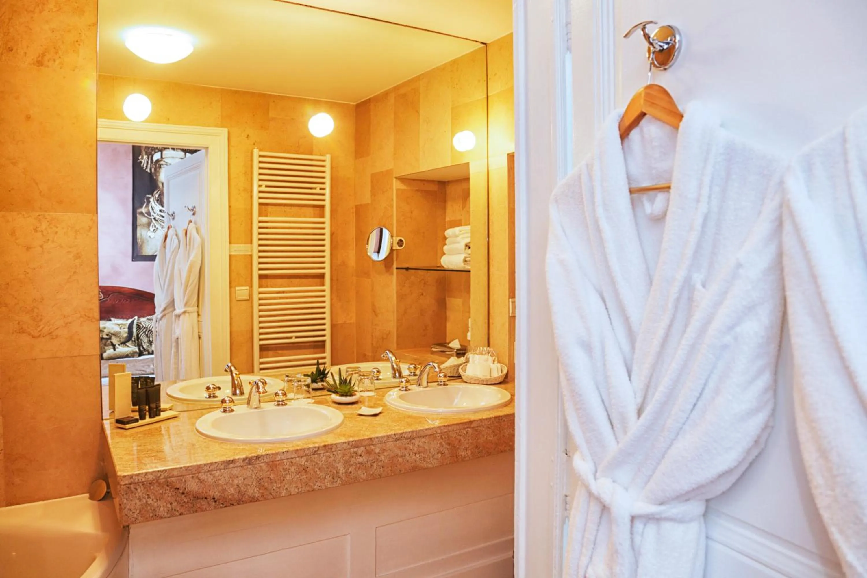 Bathroom in Hotel D'haussonville