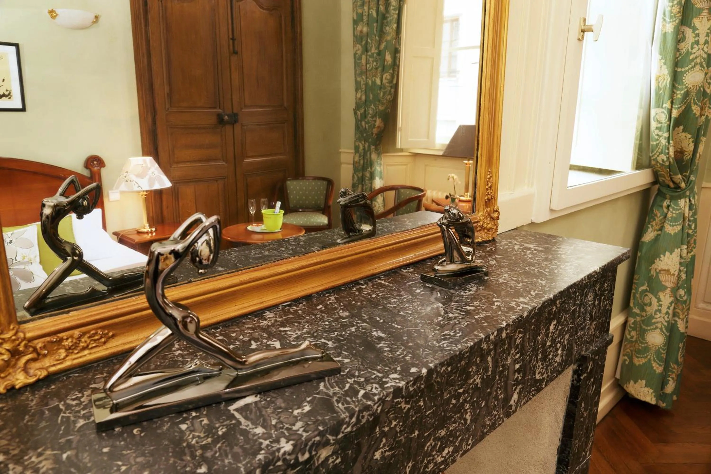 Decorative detail in Hotel D'haussonville