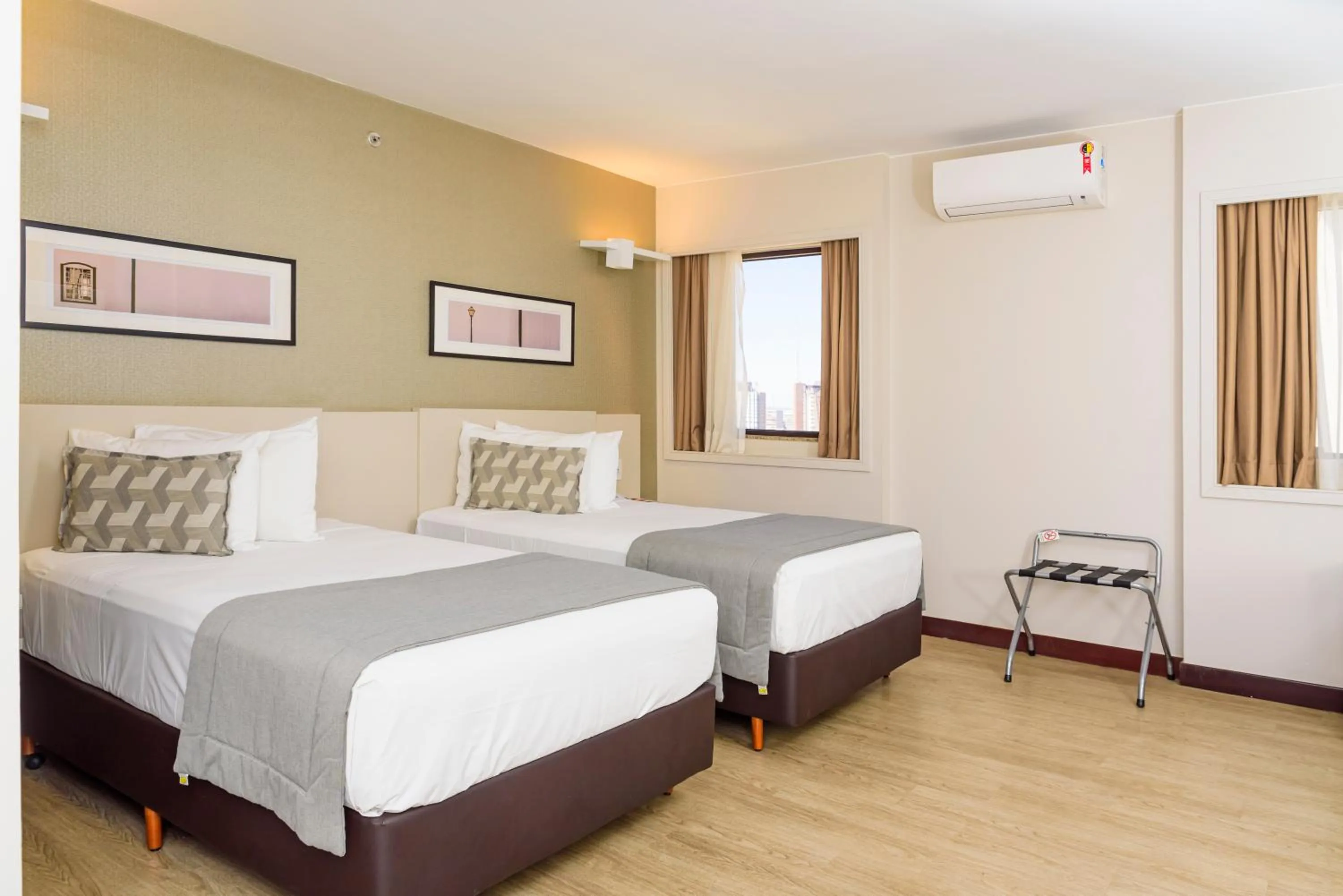 Bed in Comfort Suites Brasília