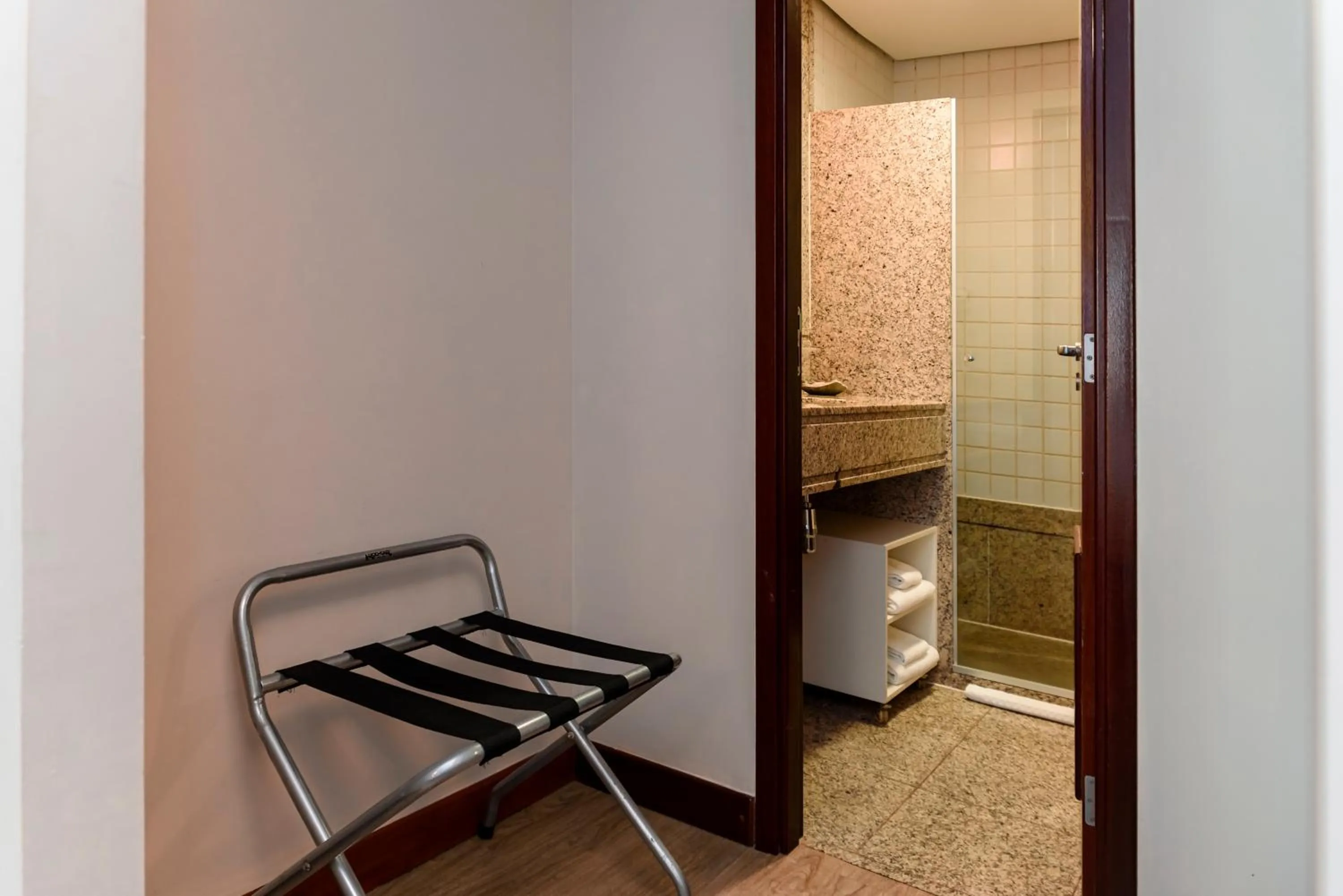 Bathroom in Comfort Suites Brasília