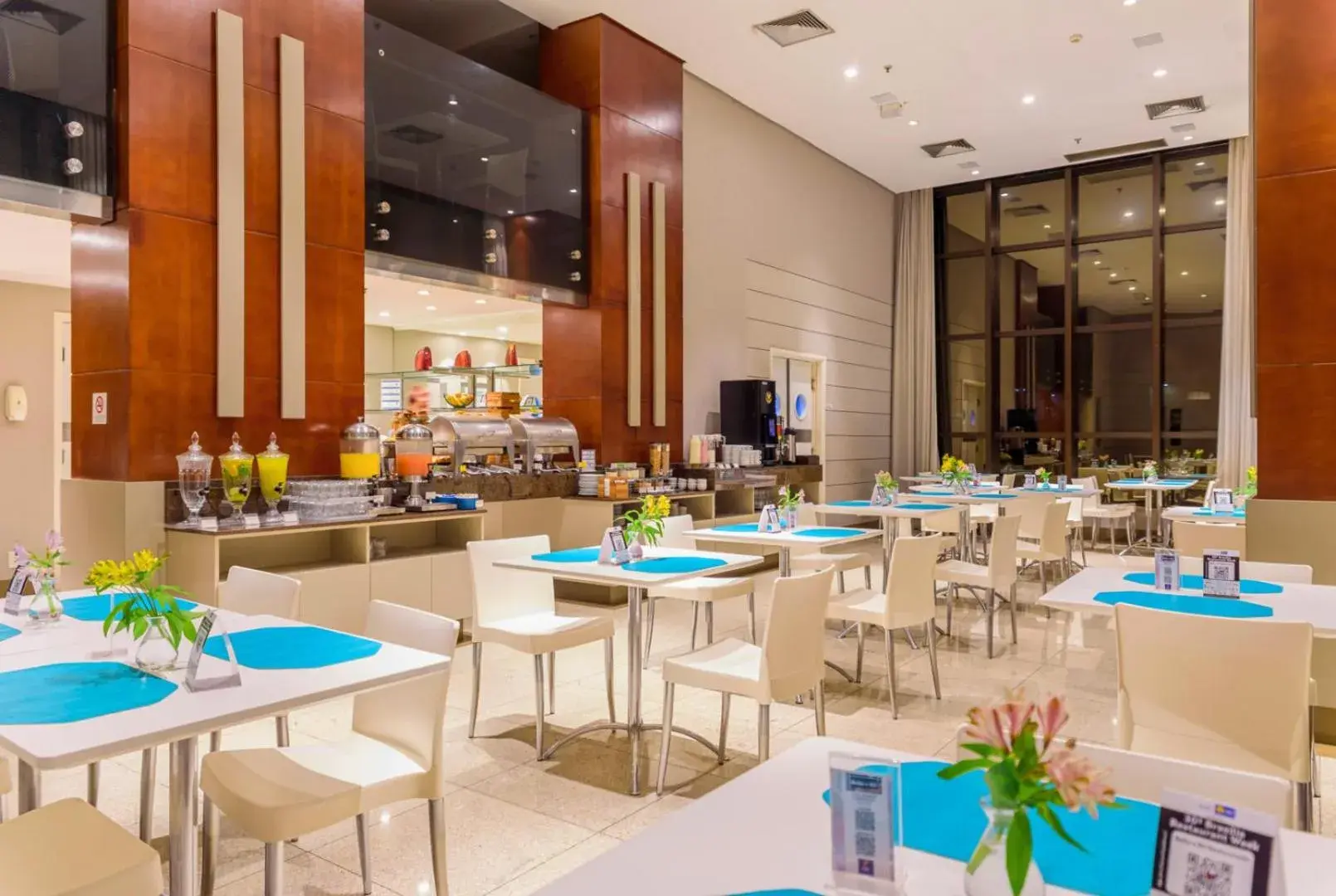 Restaurant/places to eat in Comfort Suites Brasília Restaurant/places to eat in Comfort Suites Brasília