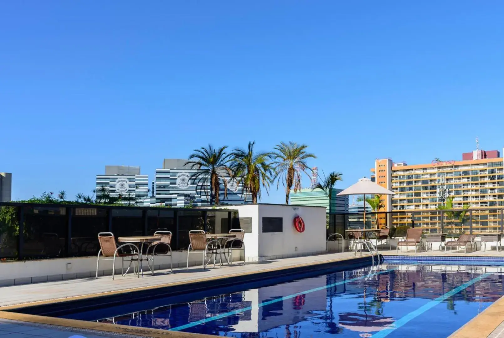 Swimming pool in Comfort Suites Brasília Swimming pool in Comfort Suites Brasília