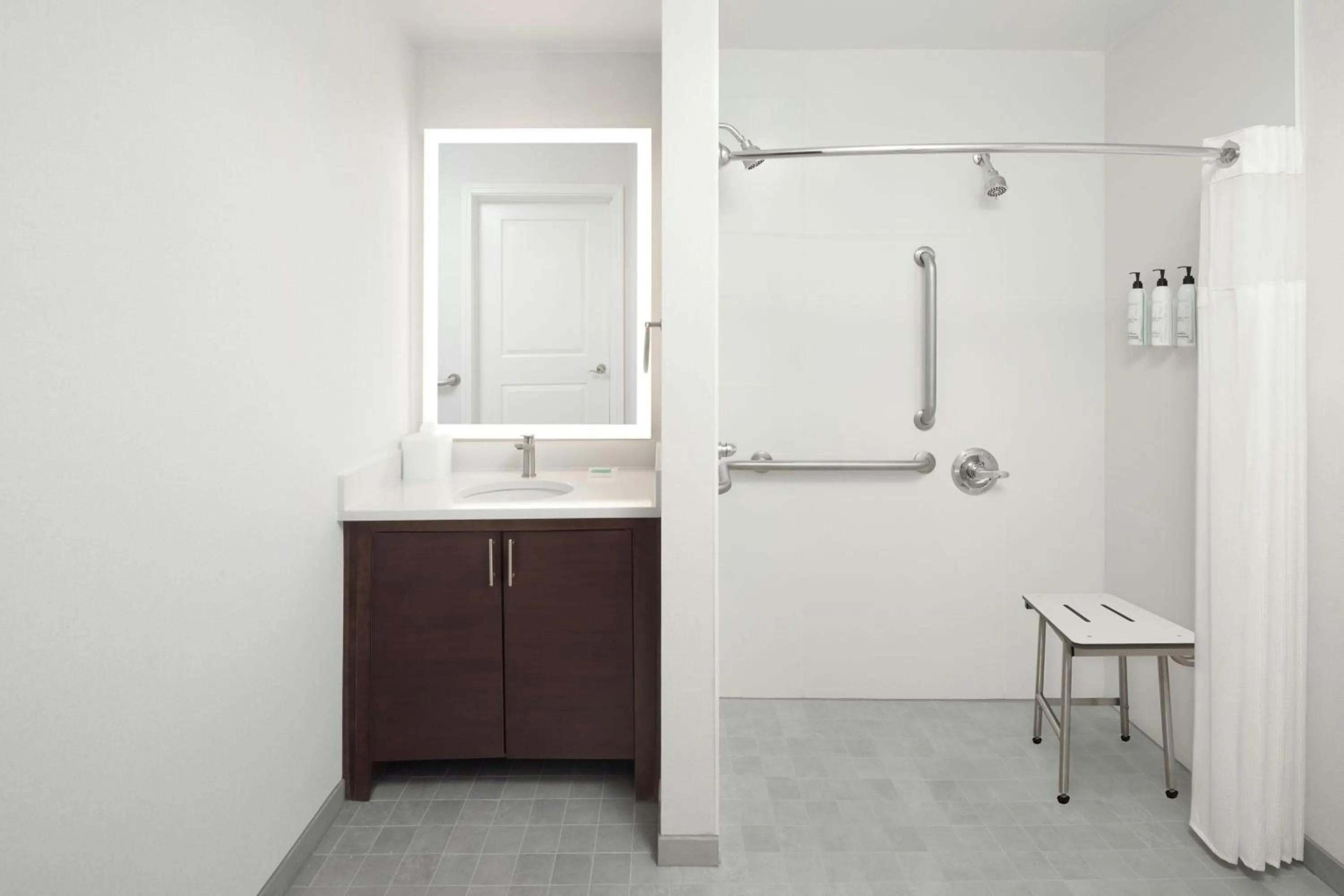 Bathroom in TownePlace Suites Wilmington Wrightsville Beach