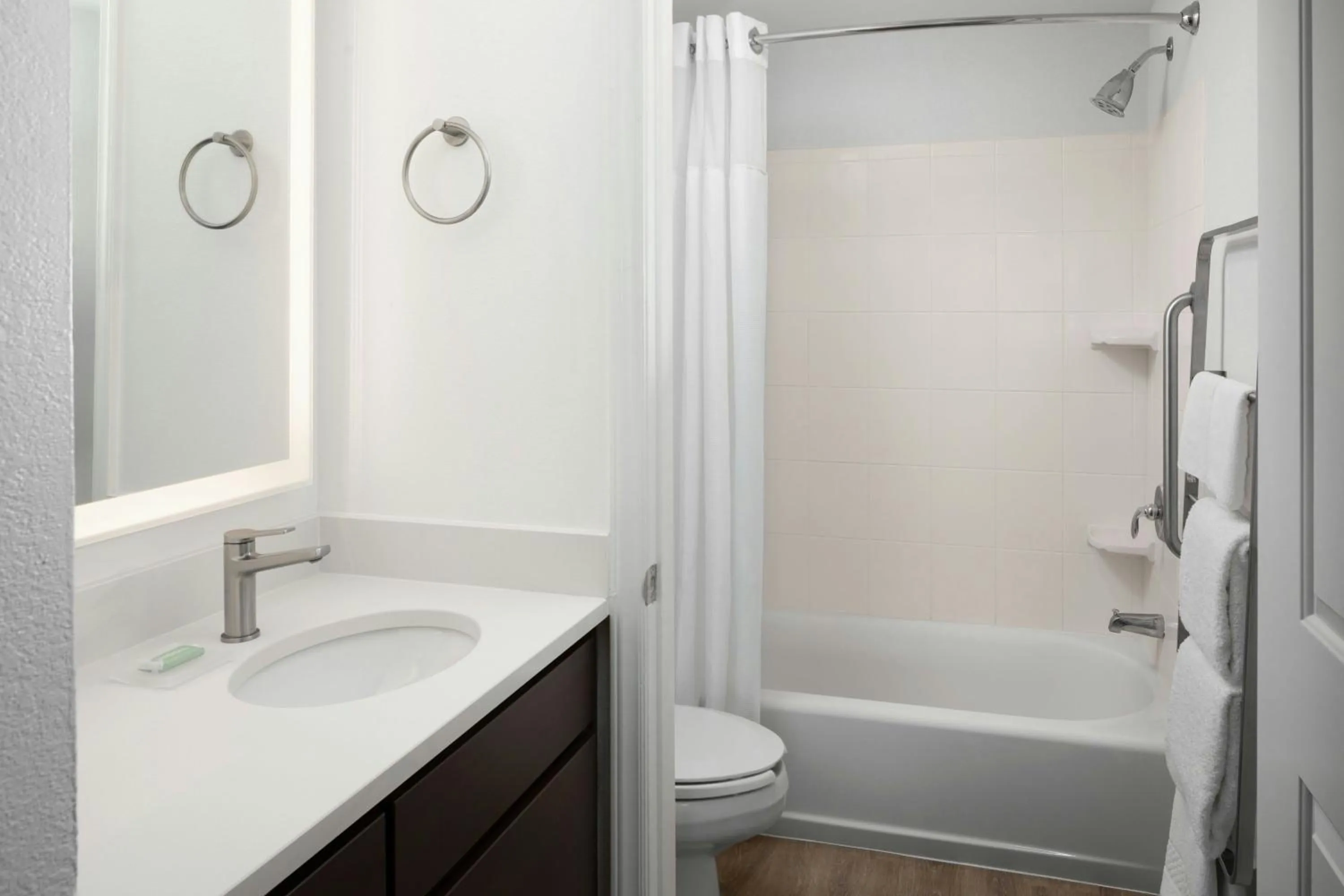 Bathroom in TownePlace Suites Wilmington Wrightsville Beach