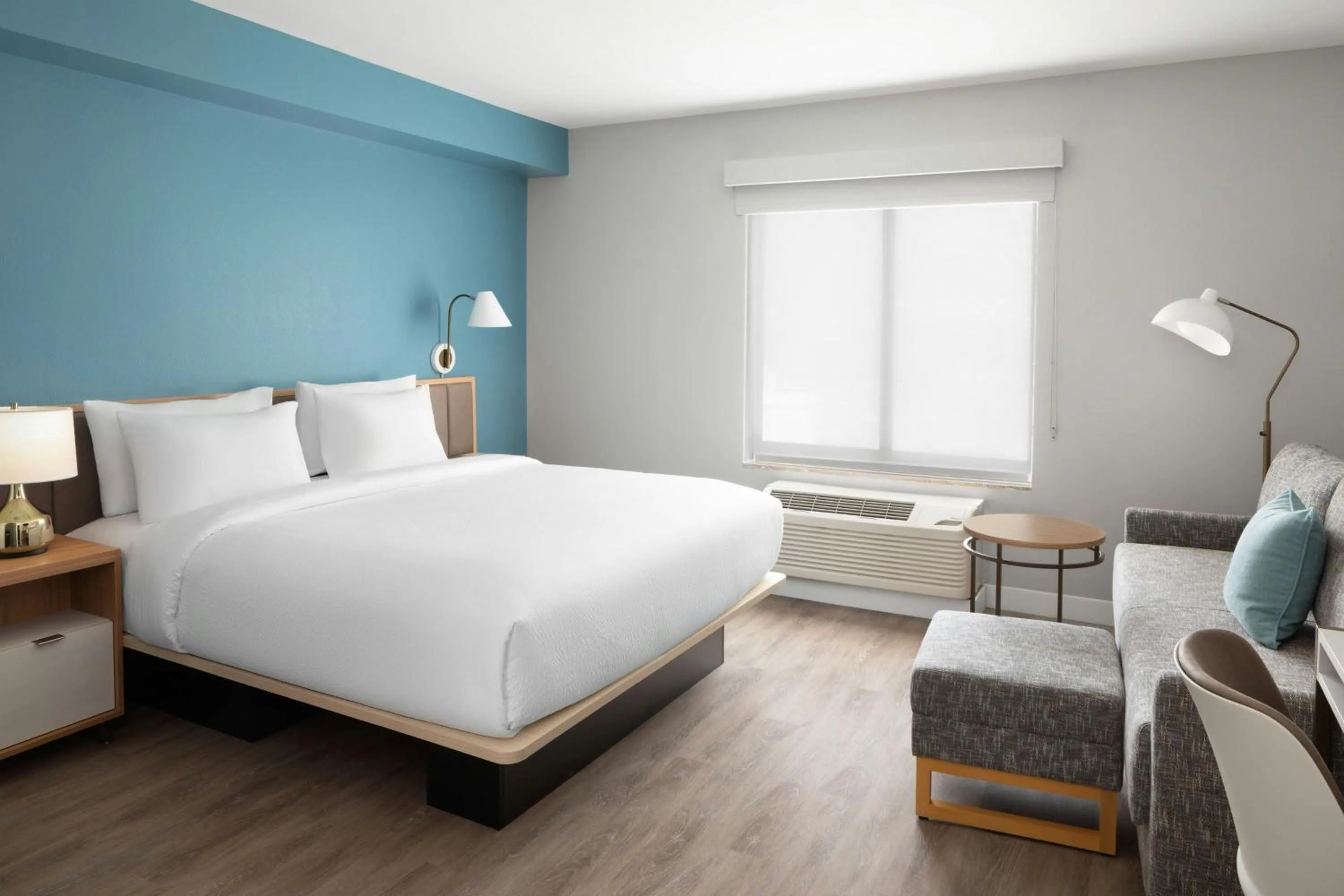 Bedroom, Bed in TownePlace Suites Wilmington Wrightsville Beach