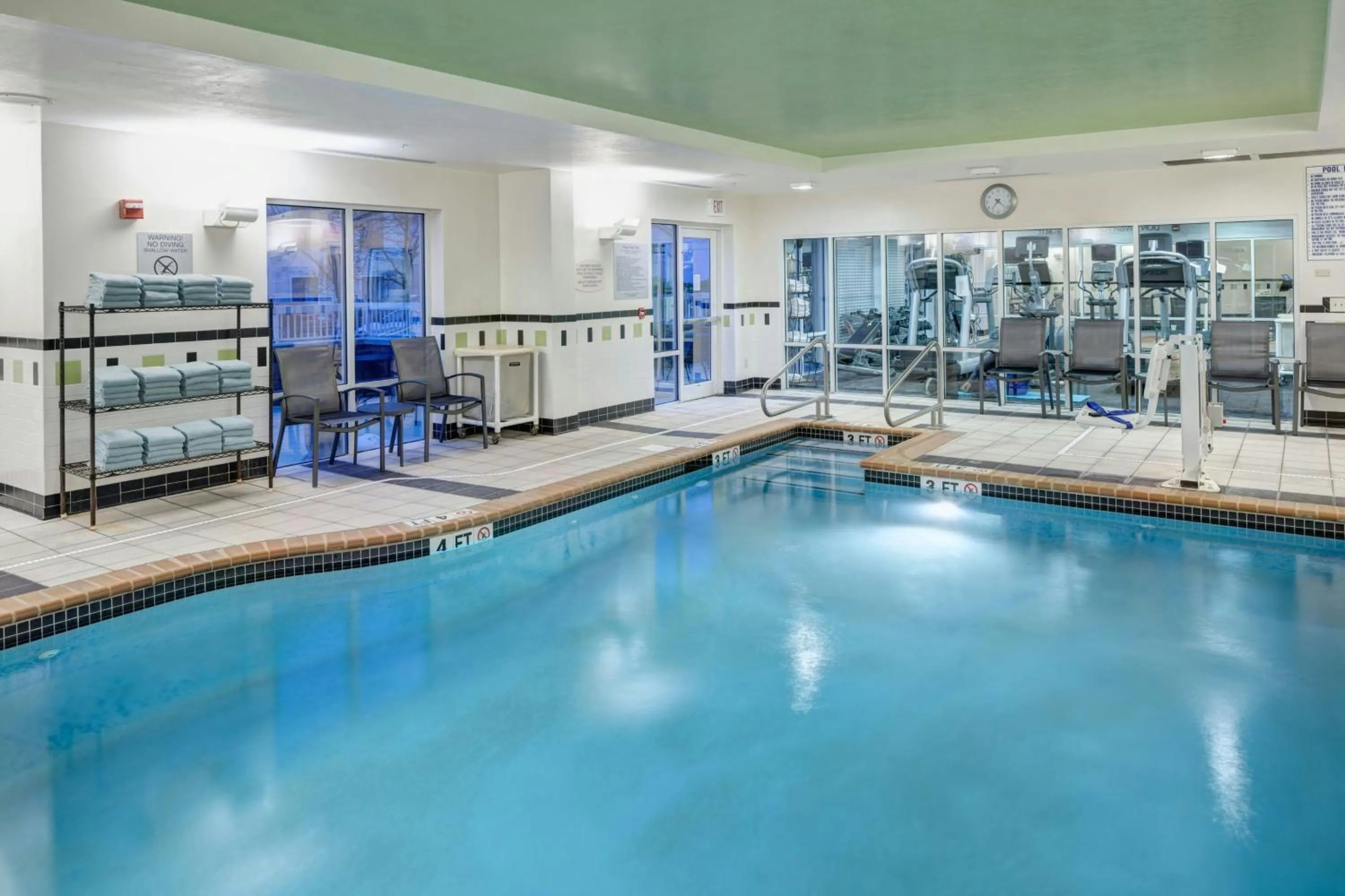 Swimming pool in Fairfield Inn & Suites Wilmington Wrightsville Beach