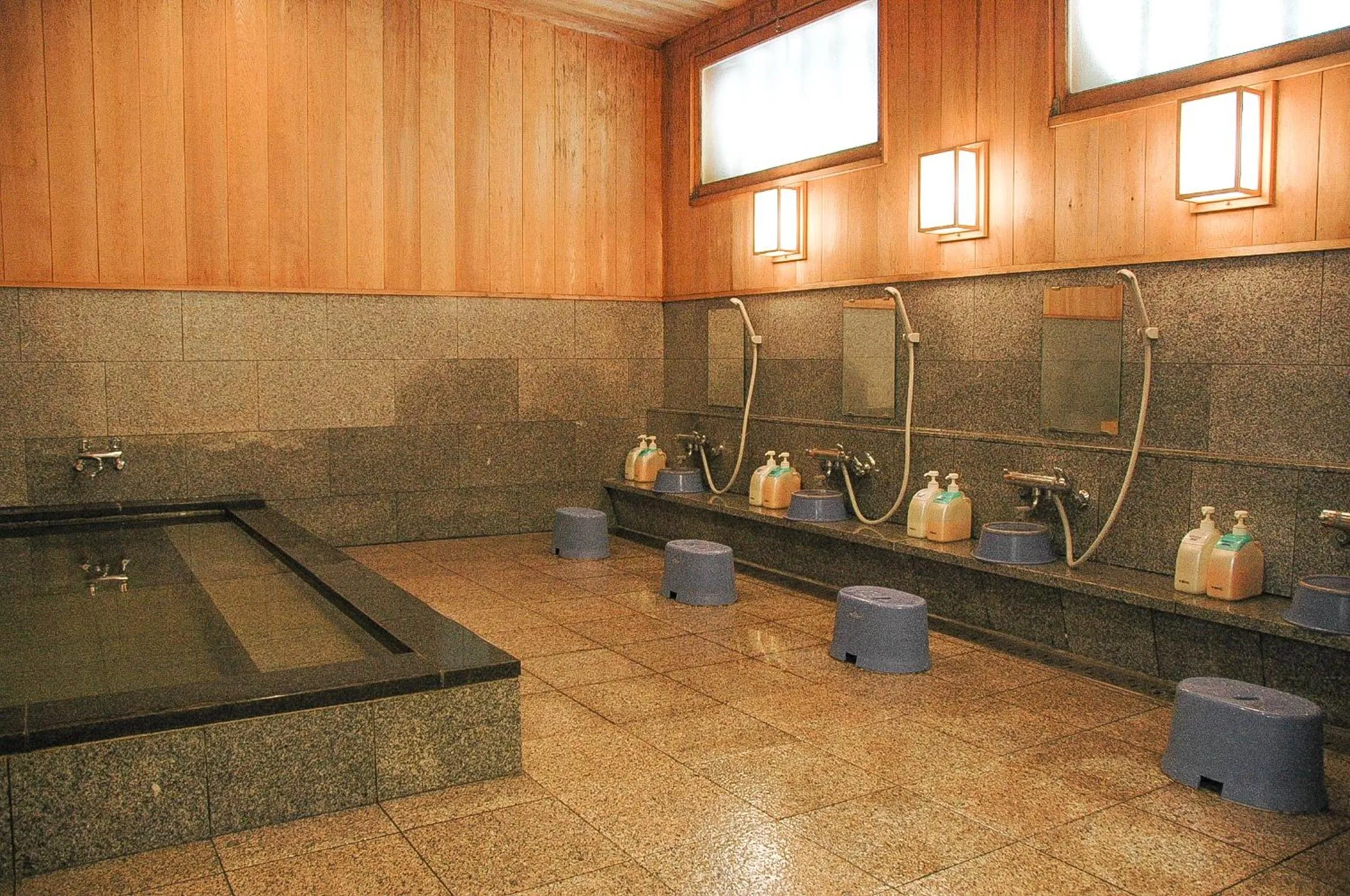 Public Bath in 高野山 宿坊 不動院 -Koyasan Shukubo Fudoin-