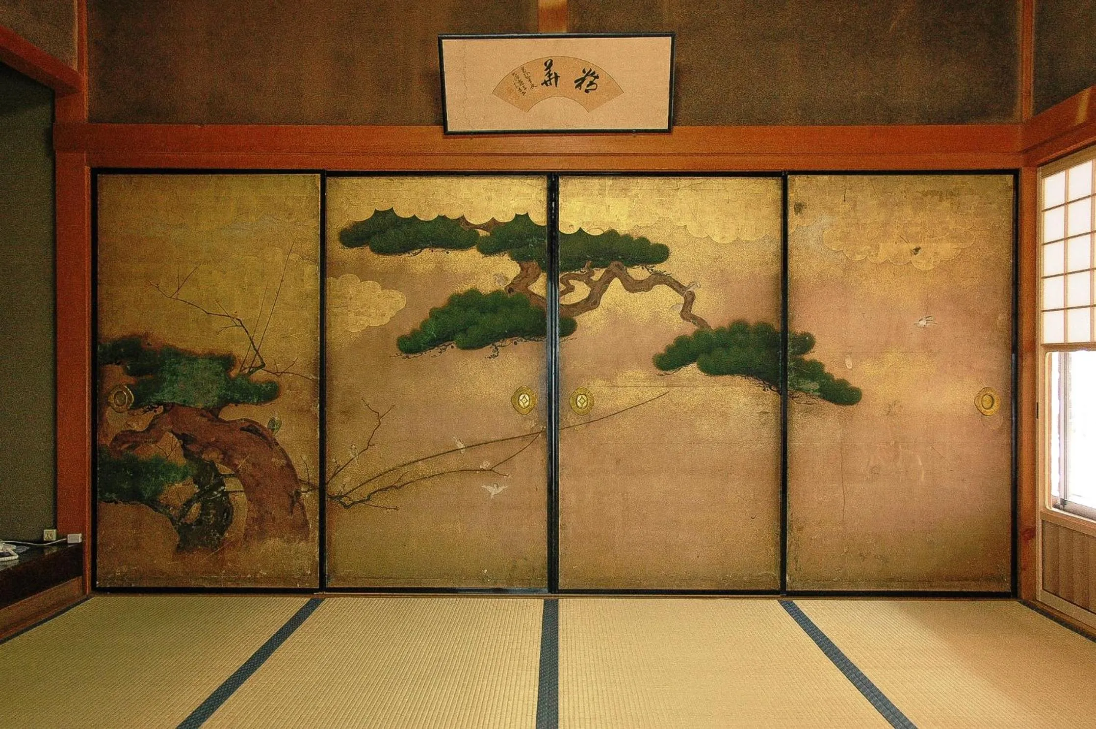 Decorative detail in 高野山 宿坊 不動院 -Koyasan Shukubo Fudoin-