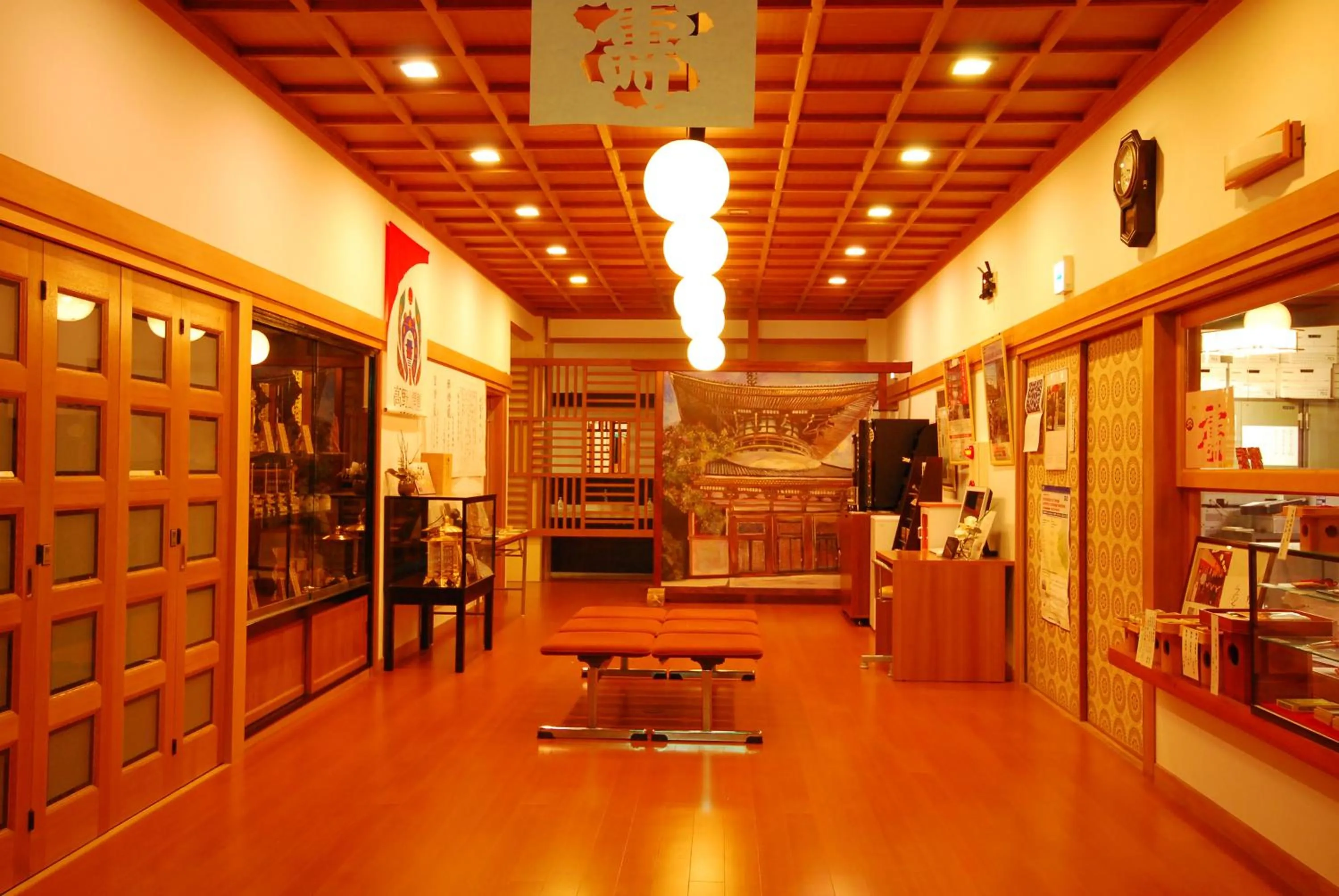Lobby or reception in 高野山 宿坊 不動院 -Koyasan Shukubo Fudoin-
