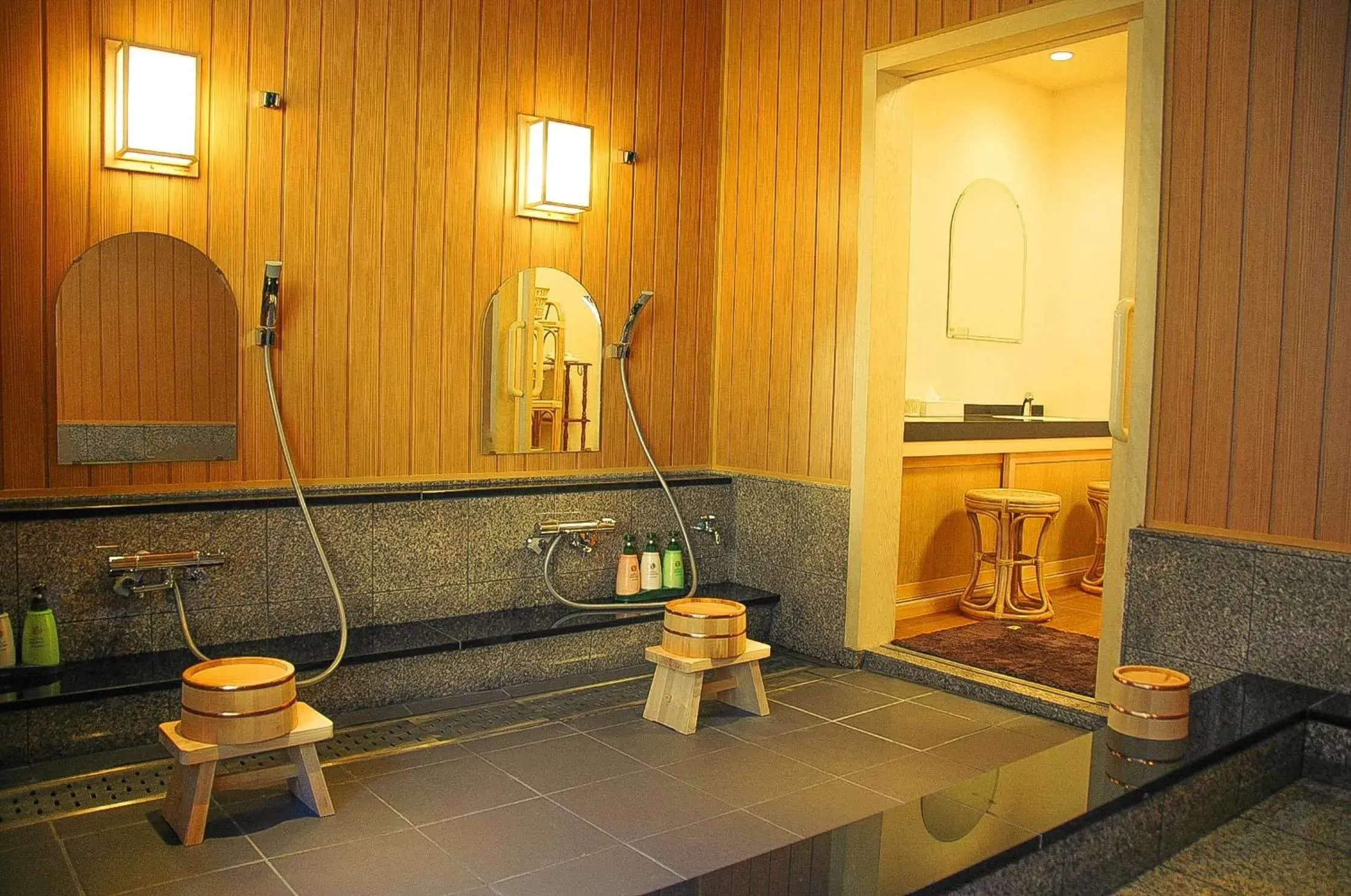 Spa and wellness centre/facilities in 高野山 宿坊 不動院 -Koyasan Shukubo Fudoin- Spa and wellness centre/facilities in 高野山 宿坊 不動院 -Koyasan Shukubo Fudoin-