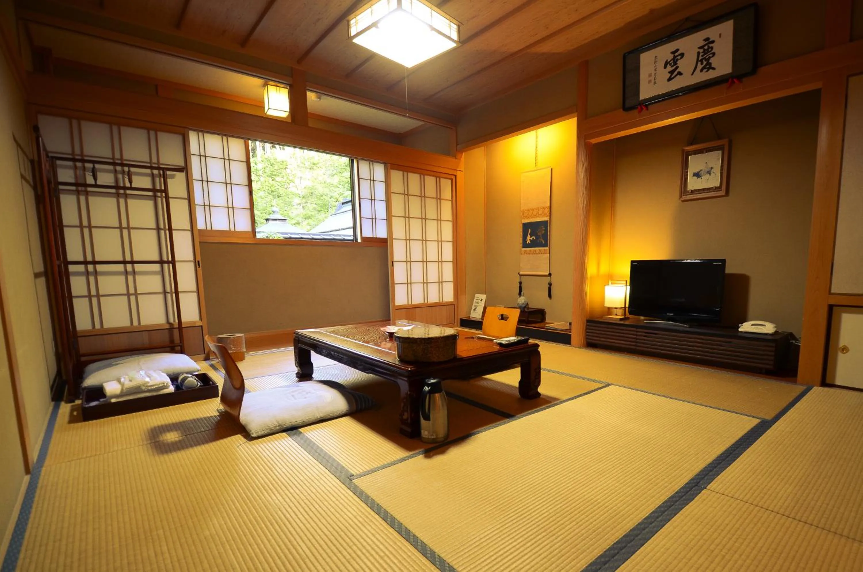 Photo of the whole room in 高野山 宿坊 不動院 -Koyasan Shukubo Fudoin-