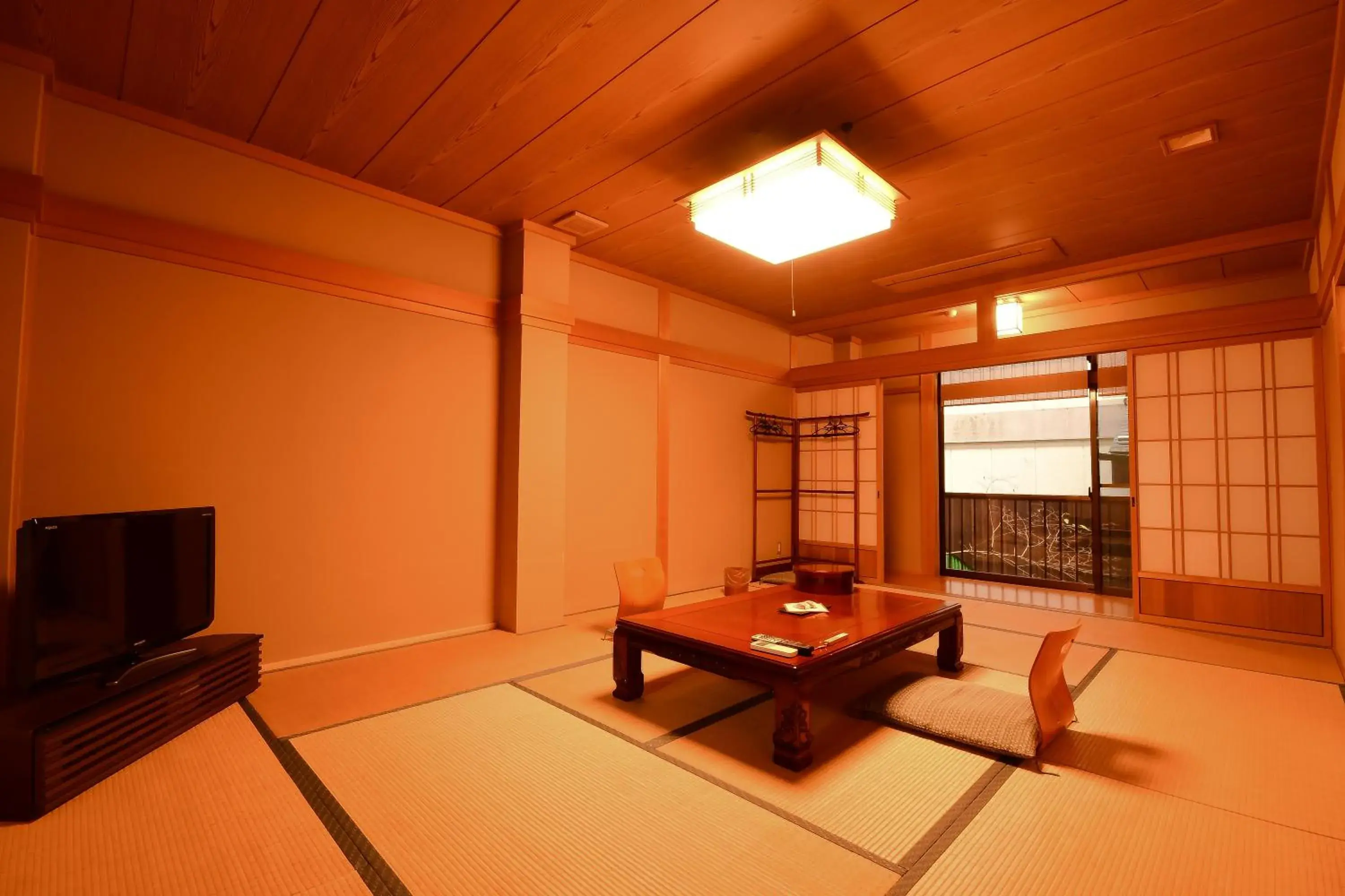 Standard Japanese-Style Family Room with Shared Bathroom in 高野山 宿坊 不動院 -Koyasan Shukubo Fudoin- Standard Japanese-Style Family Room with Shared Bathroom in 高野山 宿坊 不動院 -Koyasan Shukubo Fudoin-