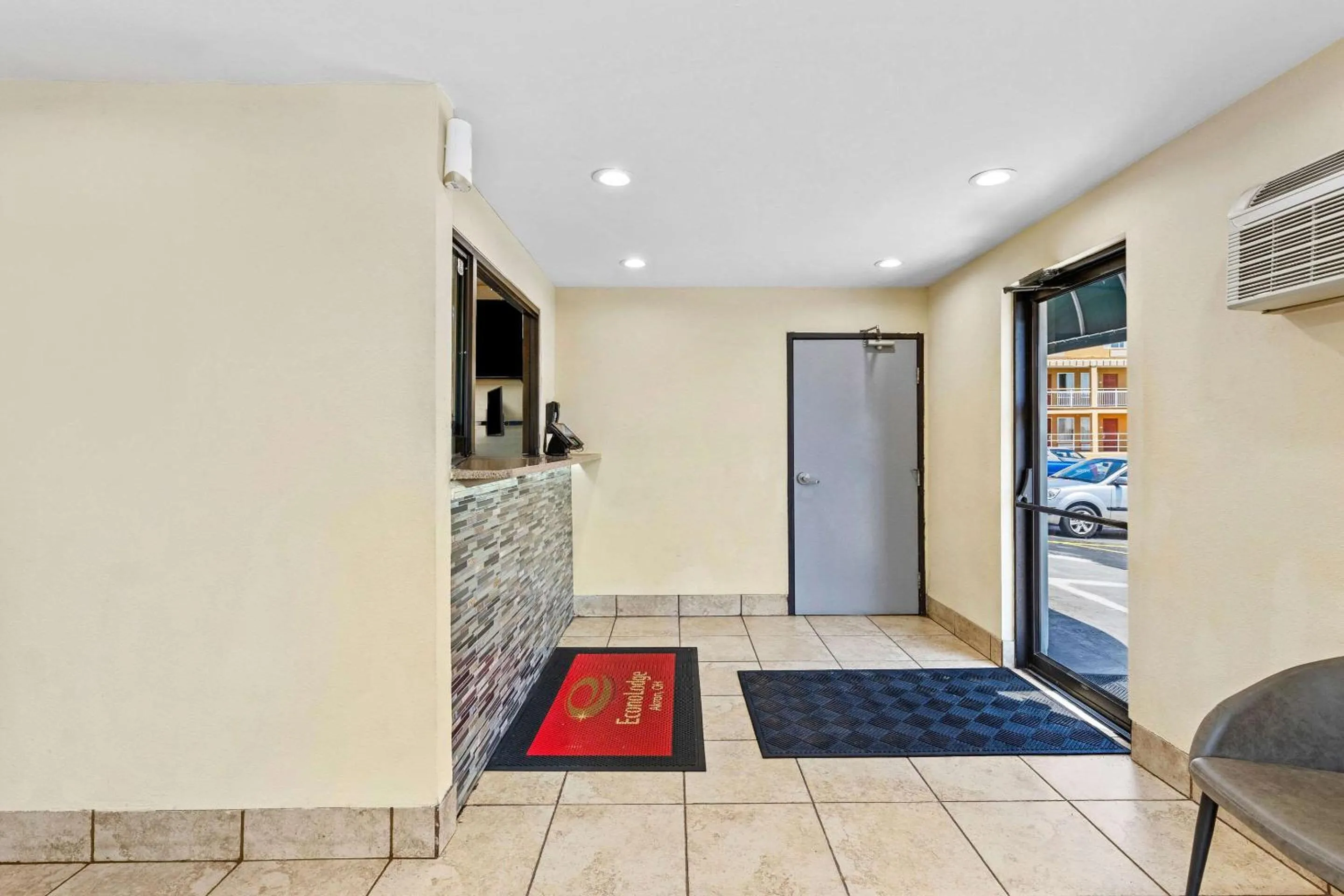 Lobby or reception in Econo Lodge Akron Copley Northwest