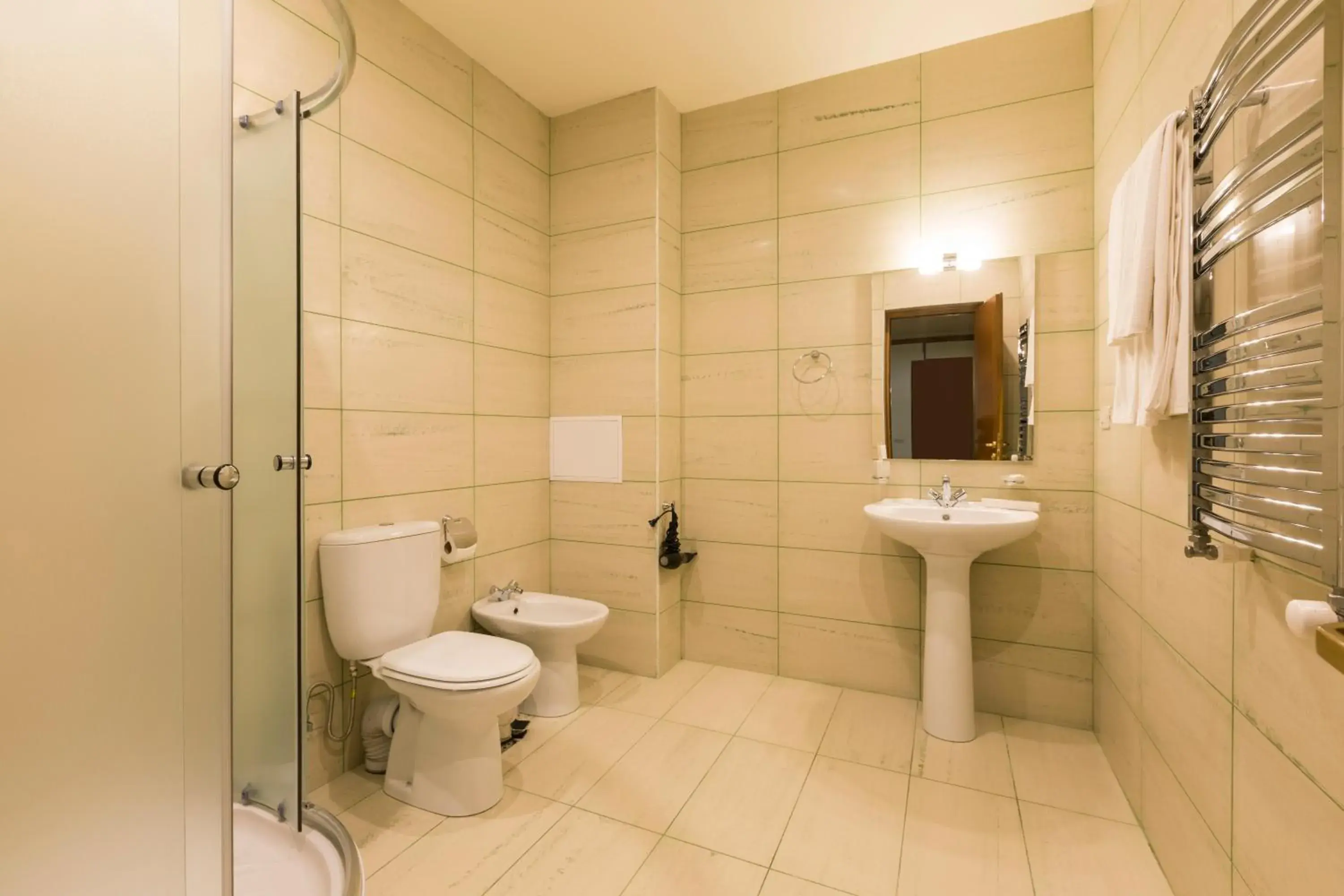 Large Double Room - single occupancy in Armenia Hotel Large Double Room - single occupancy in Armenia Hotel