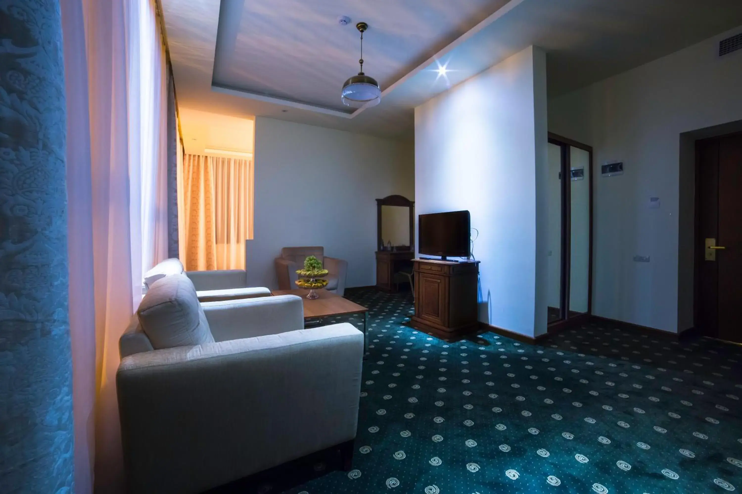 Superior Quadruple Room in Armenia Hotel Superior Quadruple Room in Armenia Hotel