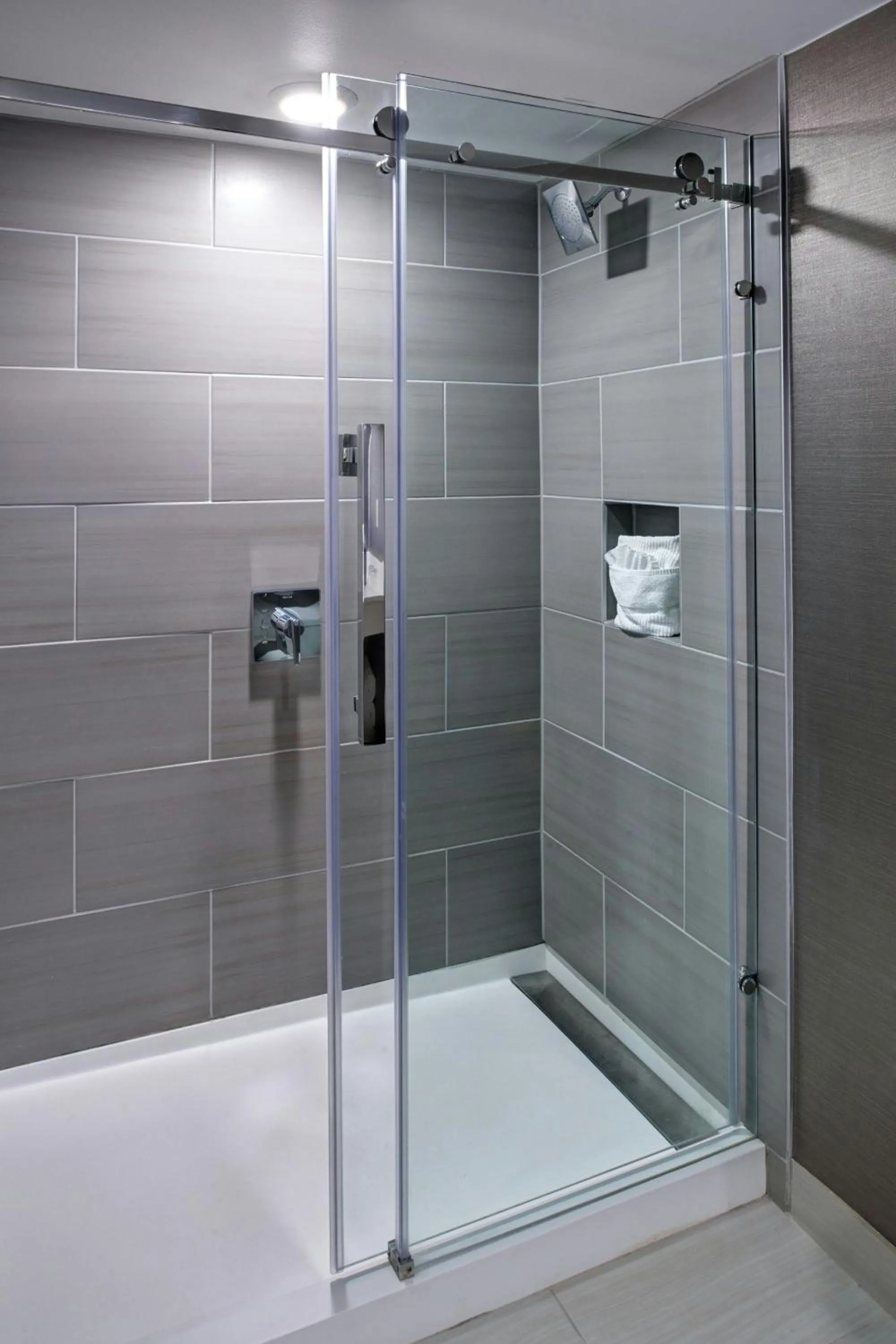 Bathroom in Marriott Indianapolis North