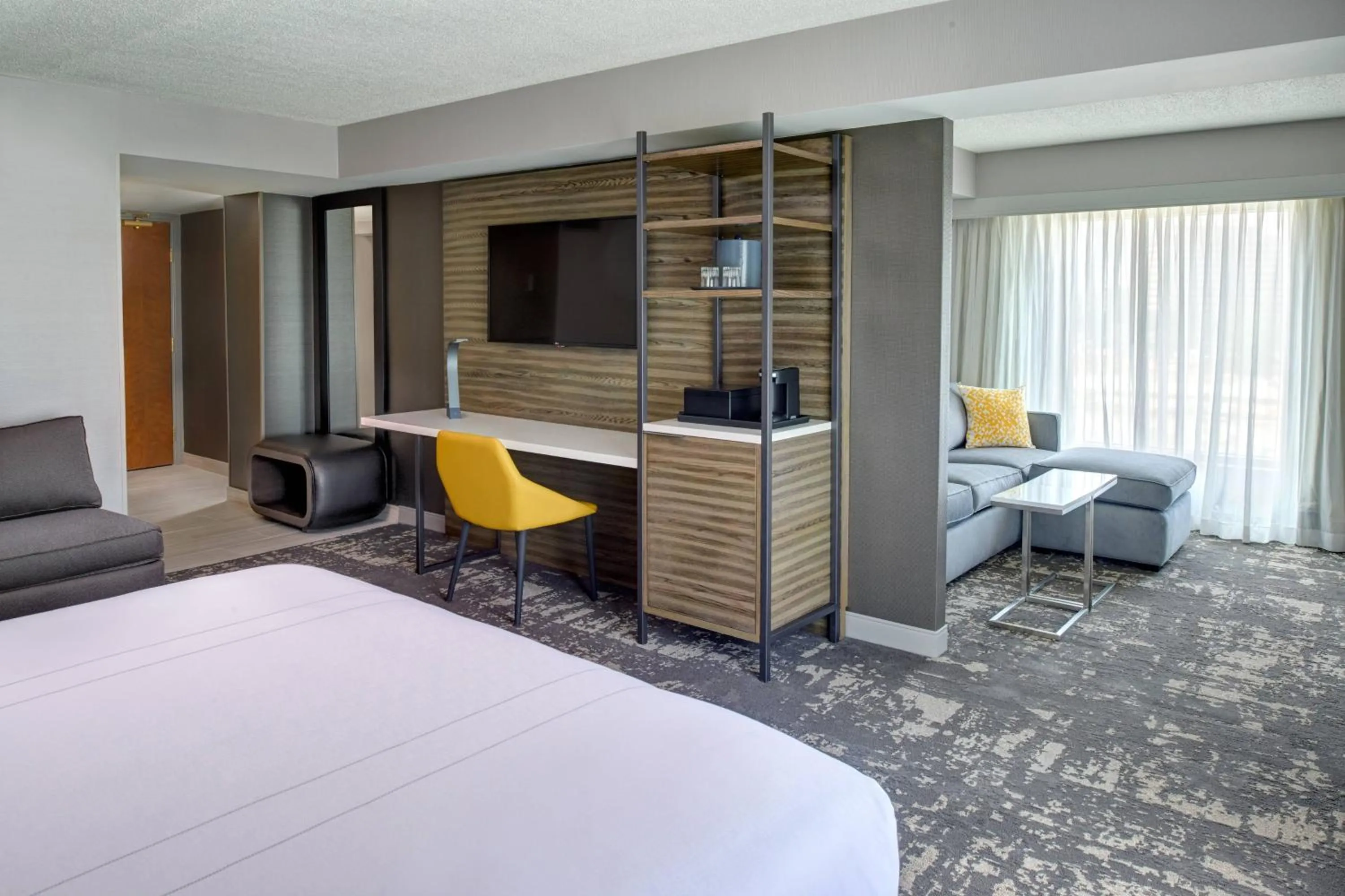 Photo of the whole room, Bed in Marriott Indianapolis North