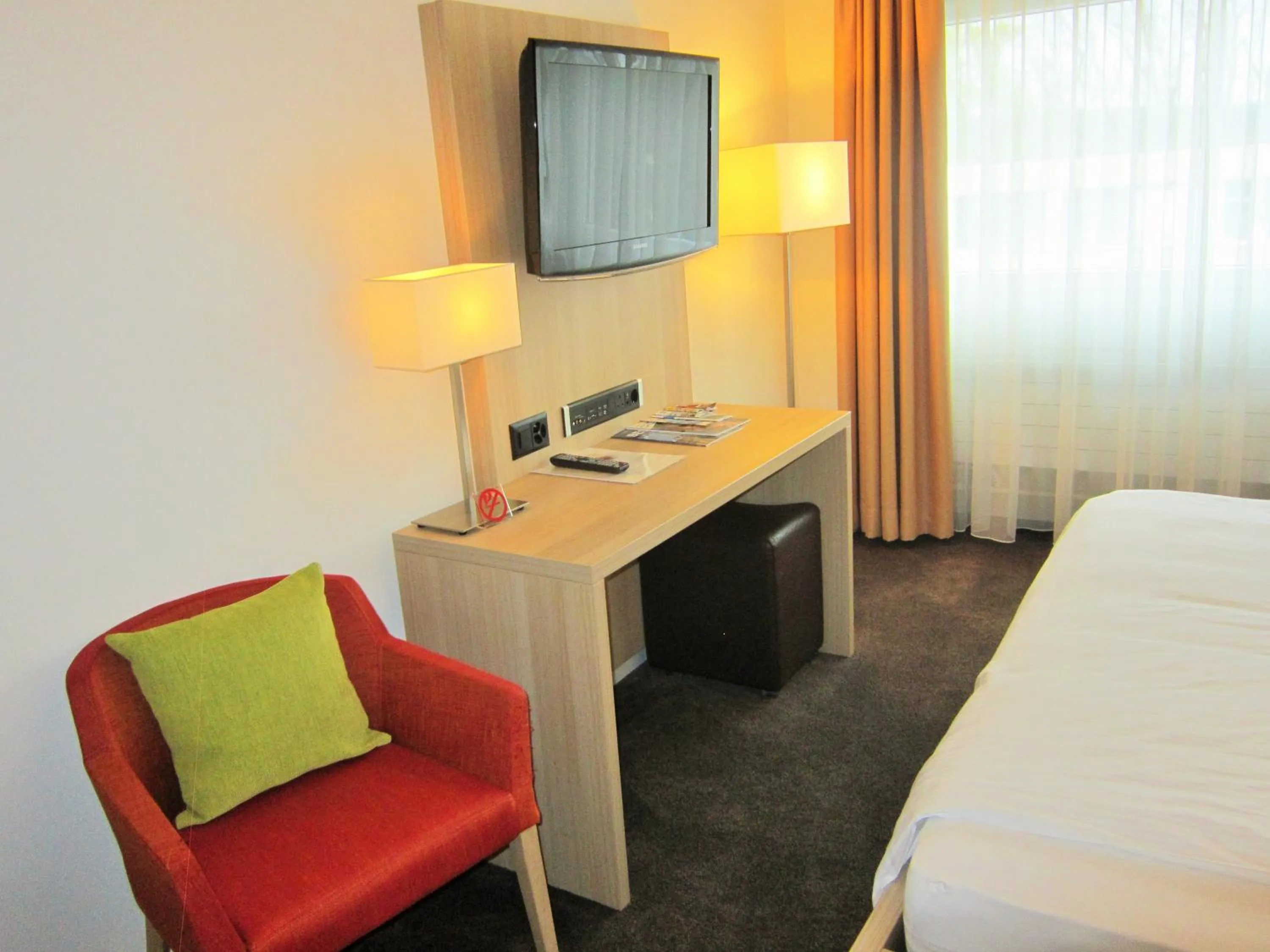 TV and multimedia, Bed in Hotel Höri Inn