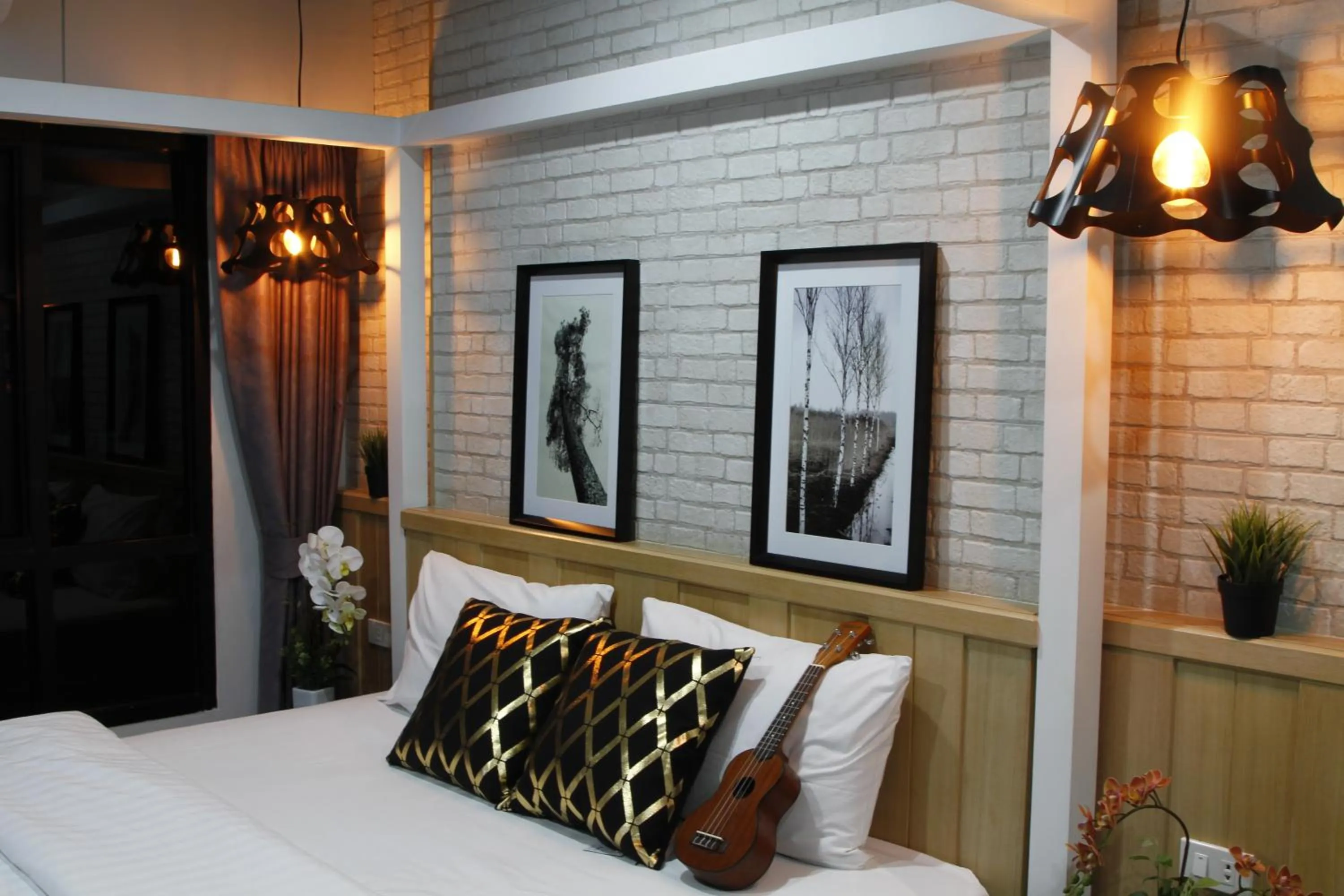 Photo of the whole room, Bed in Bangkok Boutique Resort Rangsit