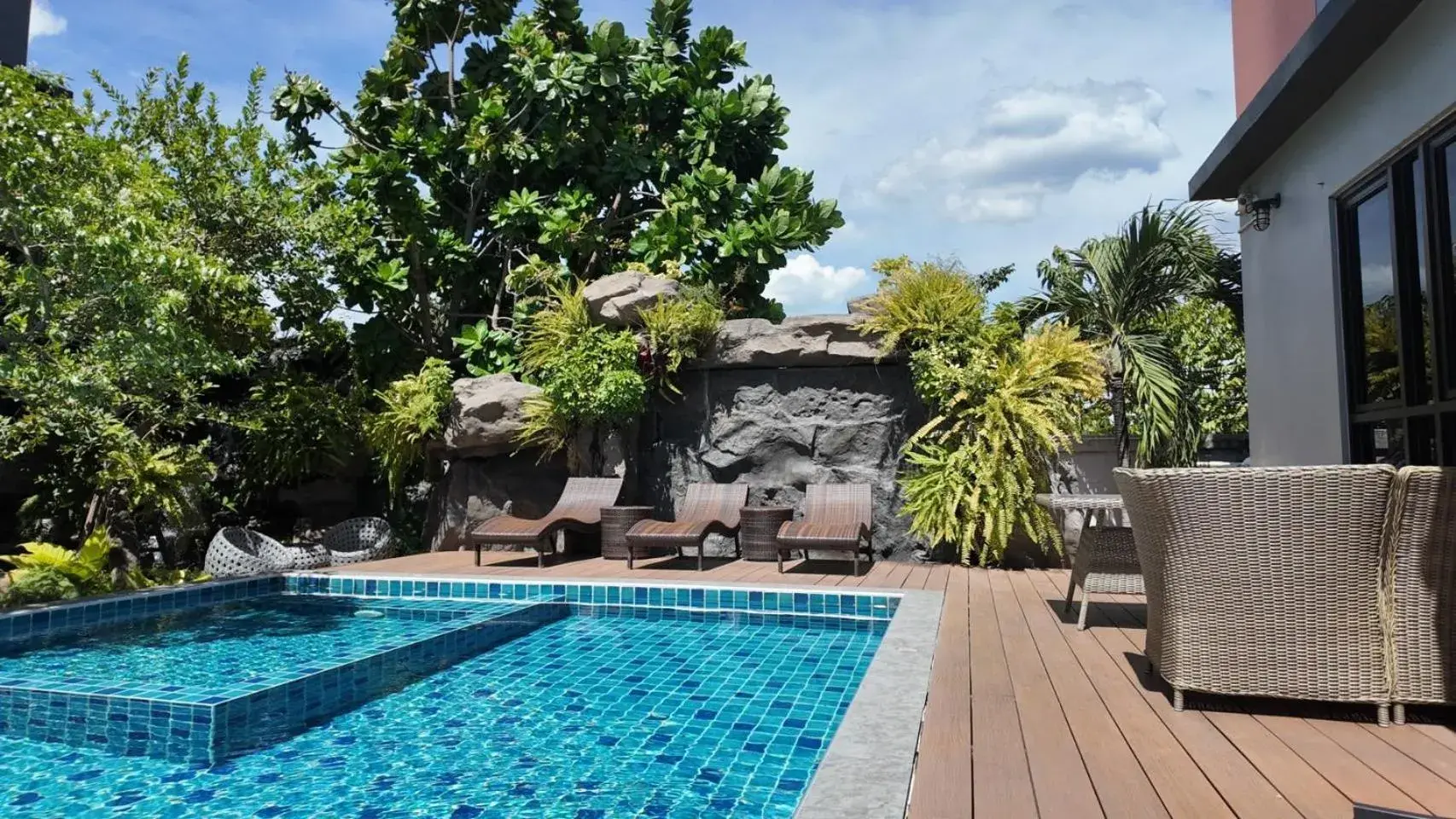 Swimming pool in Bangkok Boutique Resort Rangsit Swimming pool in Bangkok Boutique Resort Rangsit