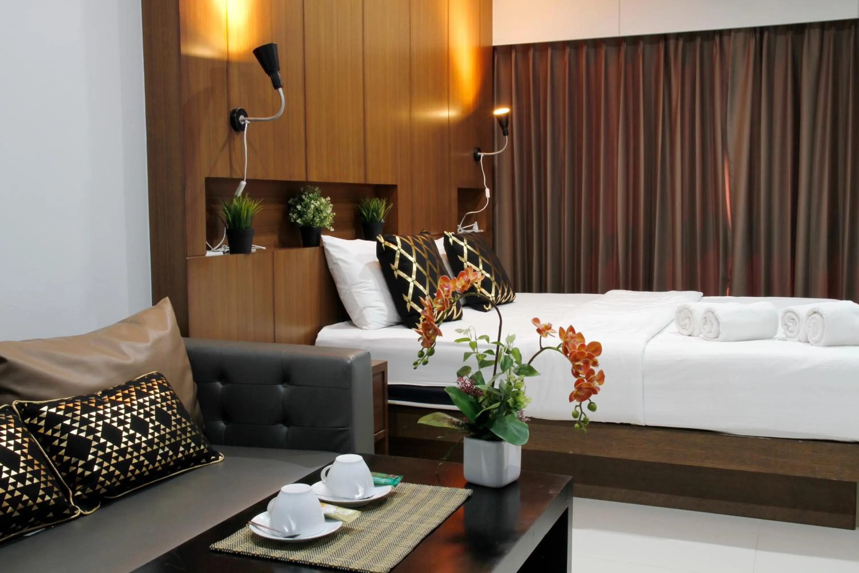 Photo of the whole room, Bed in Bangkok Boutique Resort Rangsit