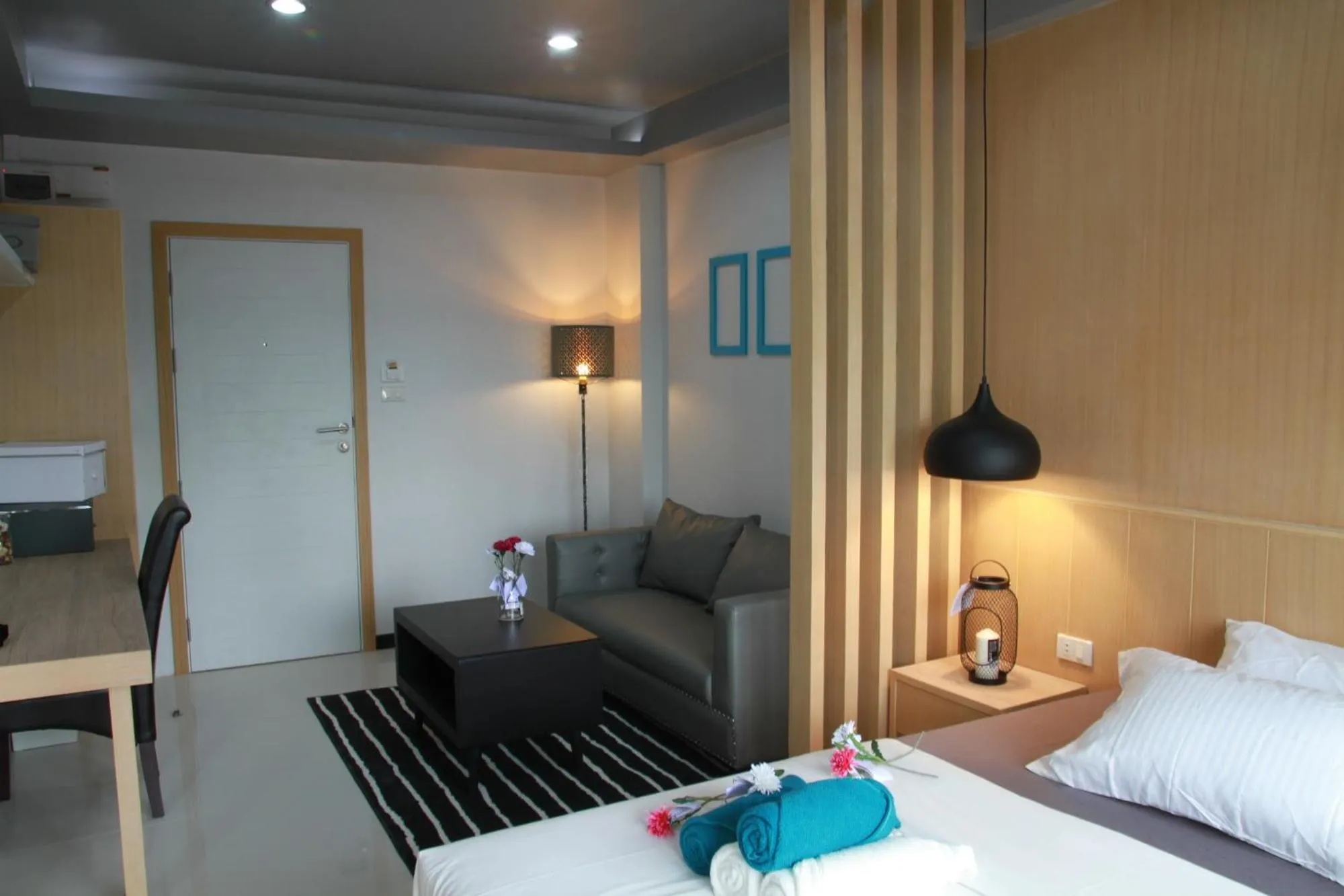 Photo of the whole room, Bed in Bangkok Boutique Resort Rangsit