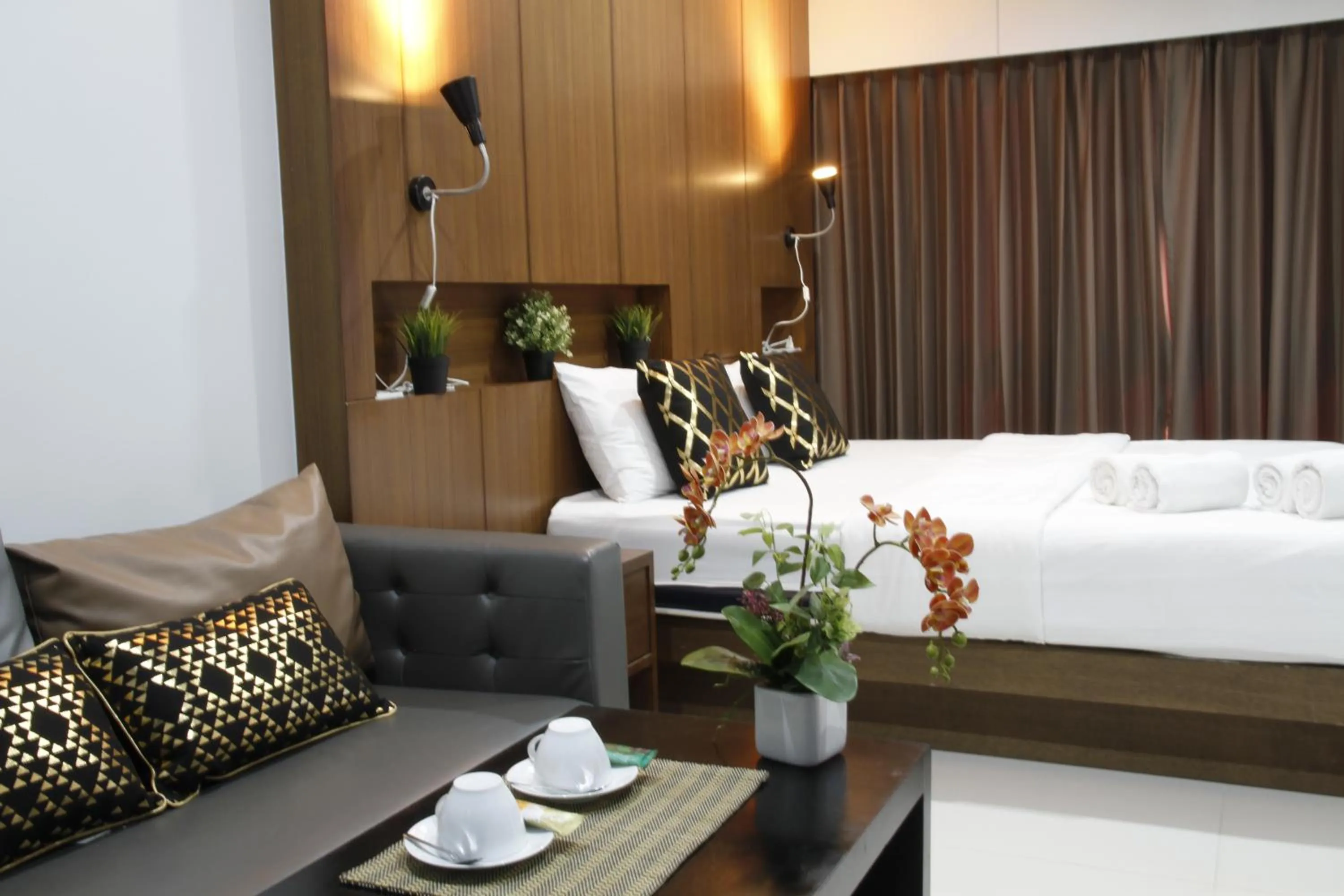 Photo of the whole room, Bed in Bangkok Boutique Resort Rangsit