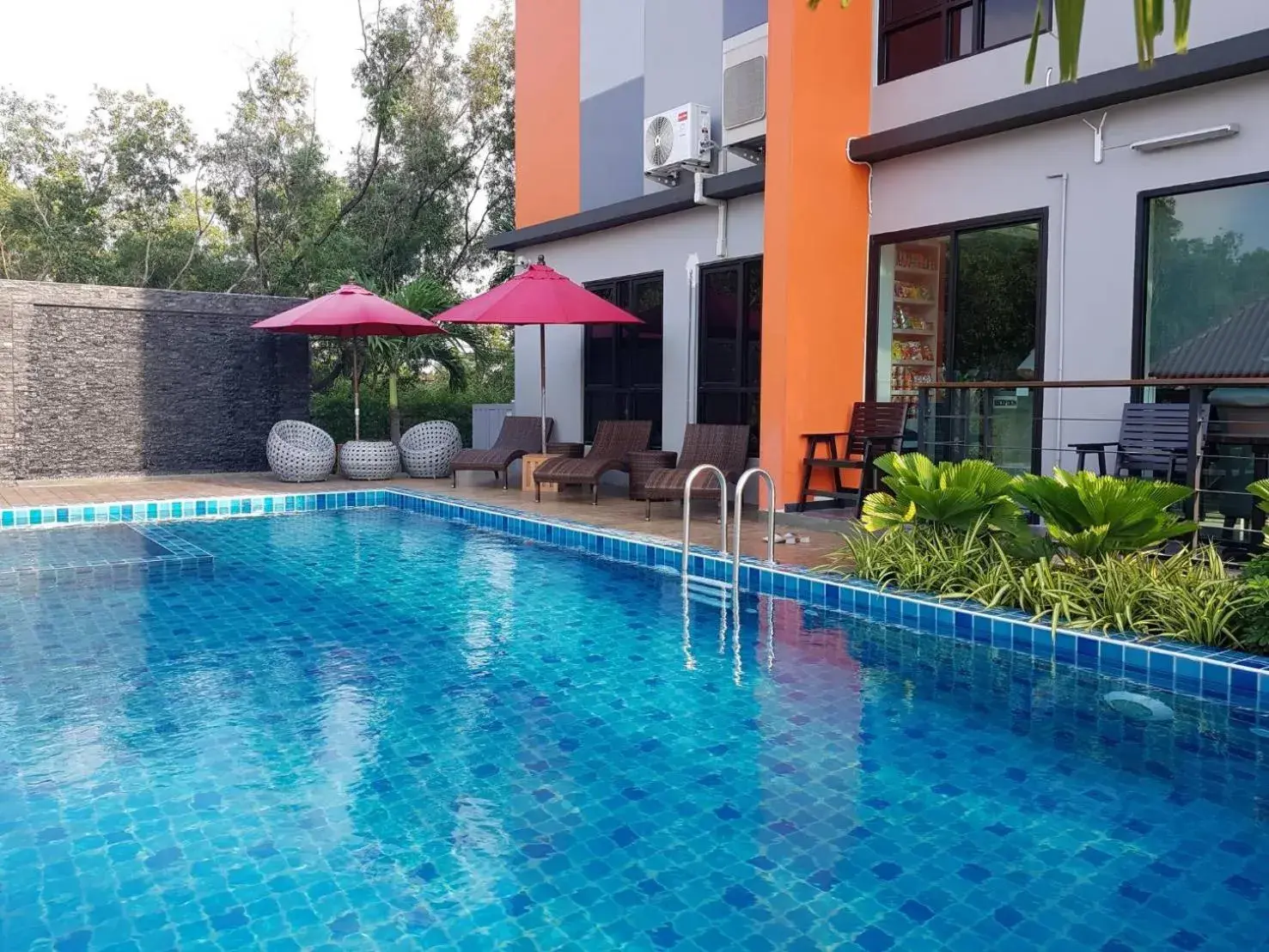 Pool view in Bangkok Boutique Resort Rangsit Pool view in Bangkok Boutique Resort Rangsit