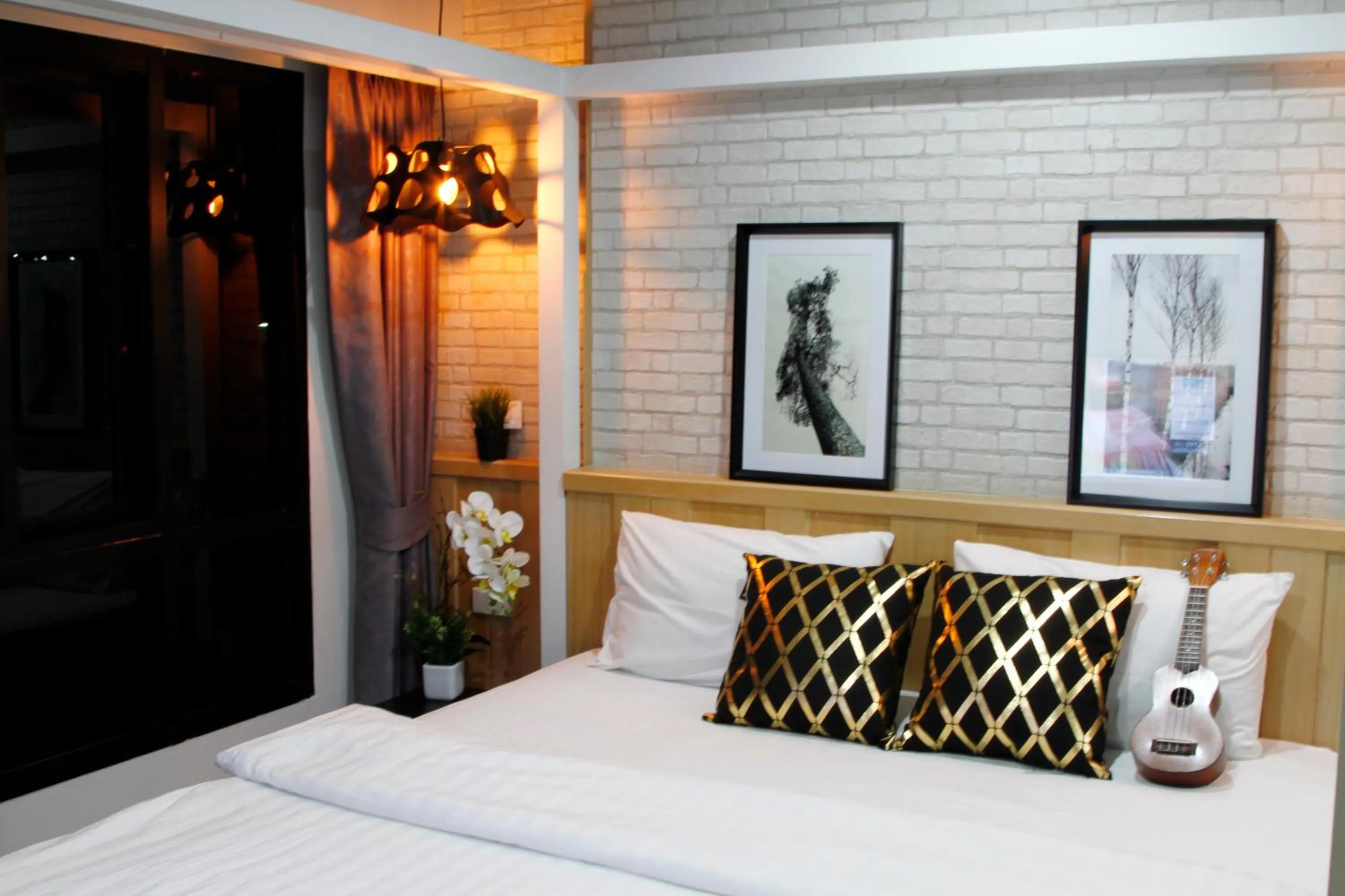 Photo of the whole room, Bed in Bangkok Boutique Resort Rangsit