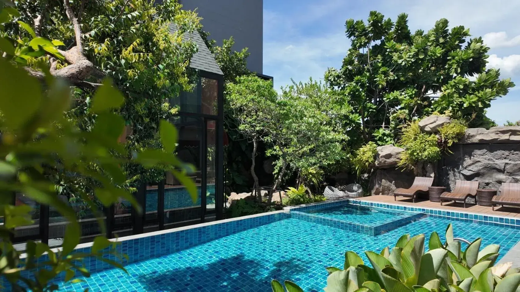 Swimming pool in Bangkok Boutique Resort Rangsit Swimming pool in Bangkok Boutique Resort Rangsit