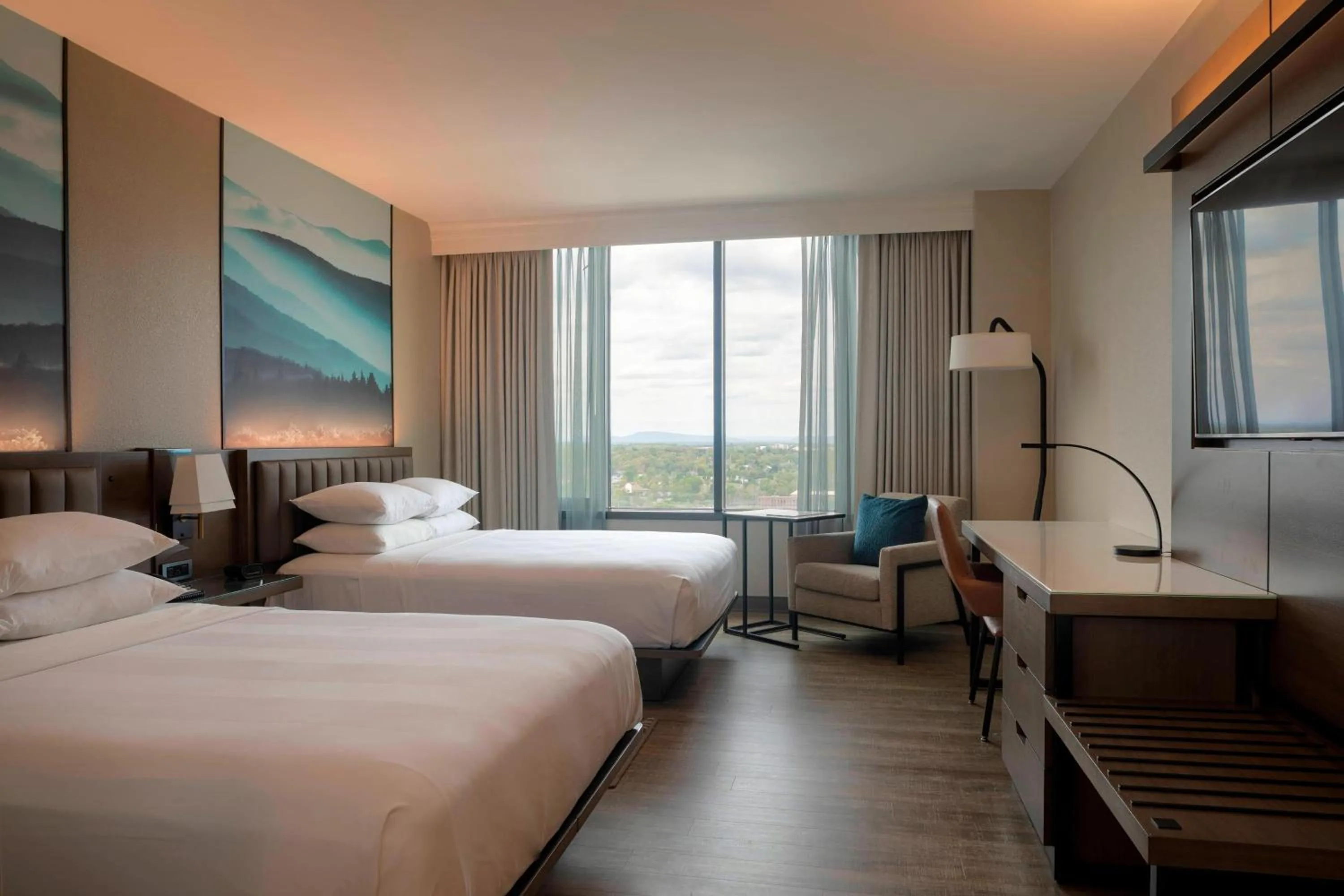 Lounge or bar, Bed in Winston-Salem Marriott
