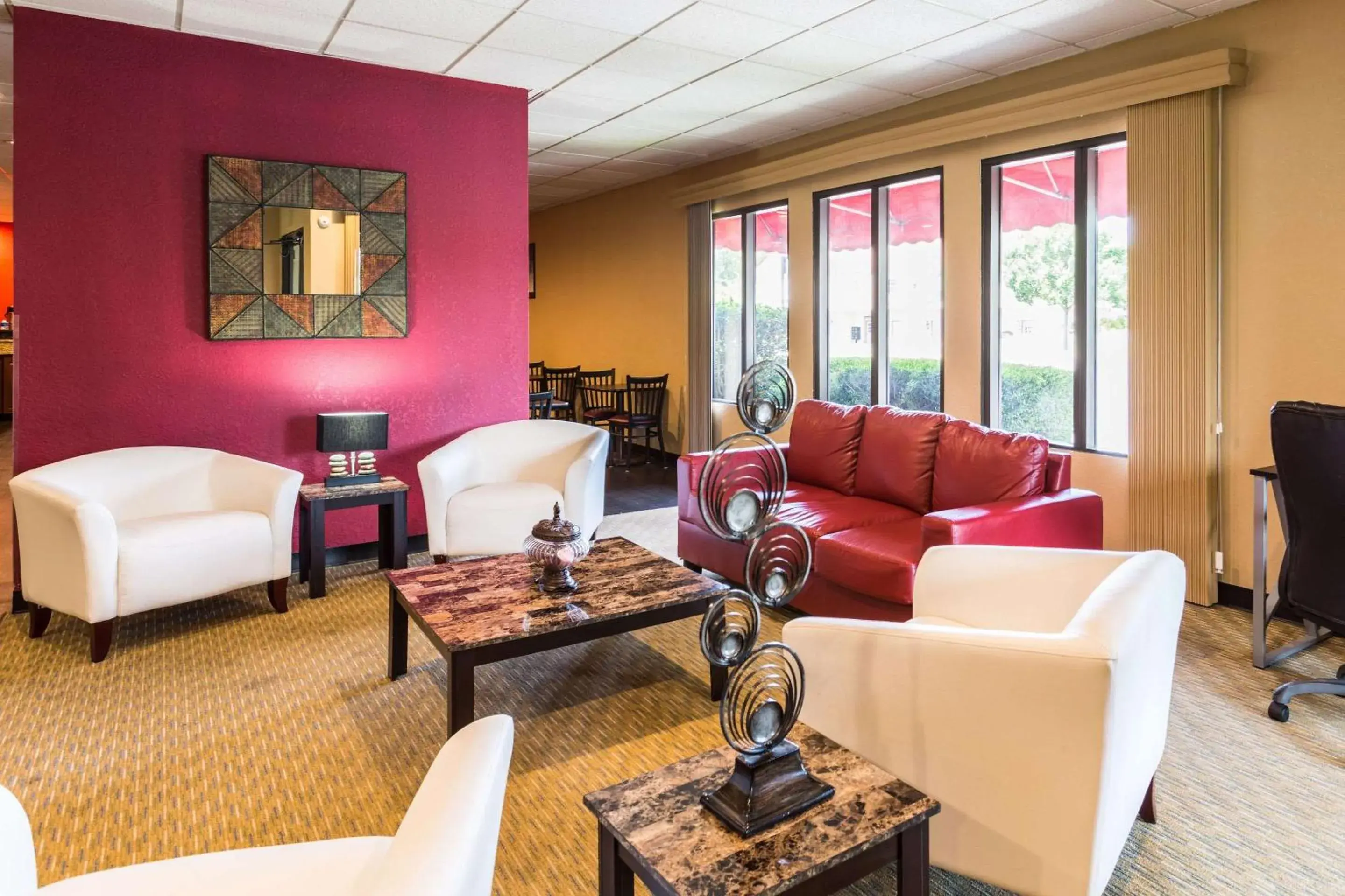 Lobby or reception, Seating Area in Econo Lodge - Oxmoor