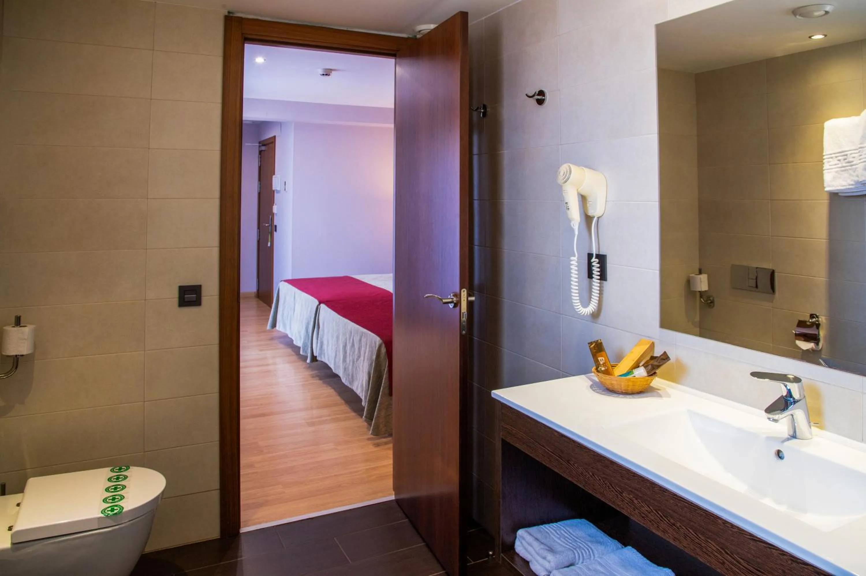 hair dryier, Bed in Petit Palau - Adults Only