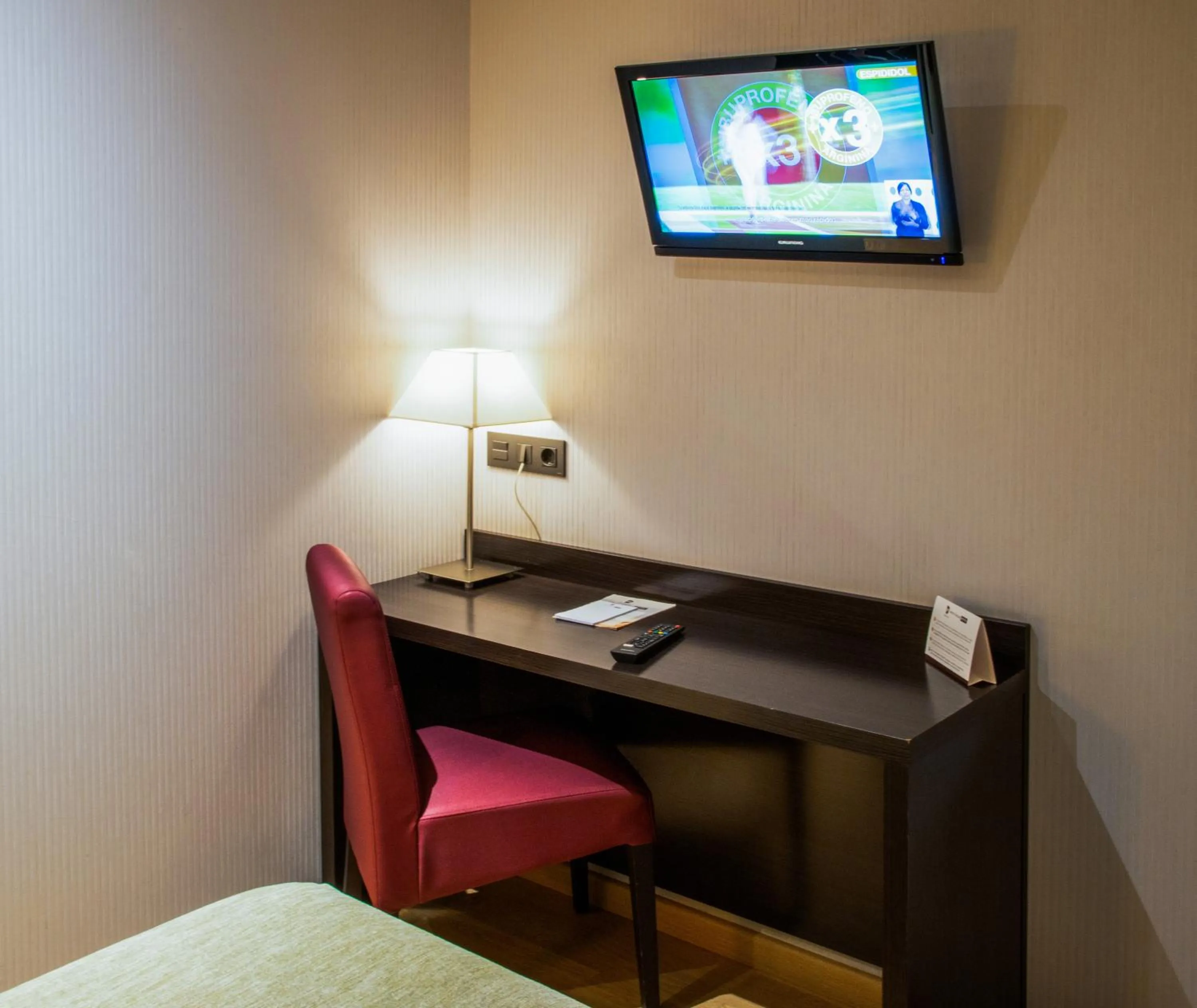 TV and multimedia in Petit Palau - Adults Only