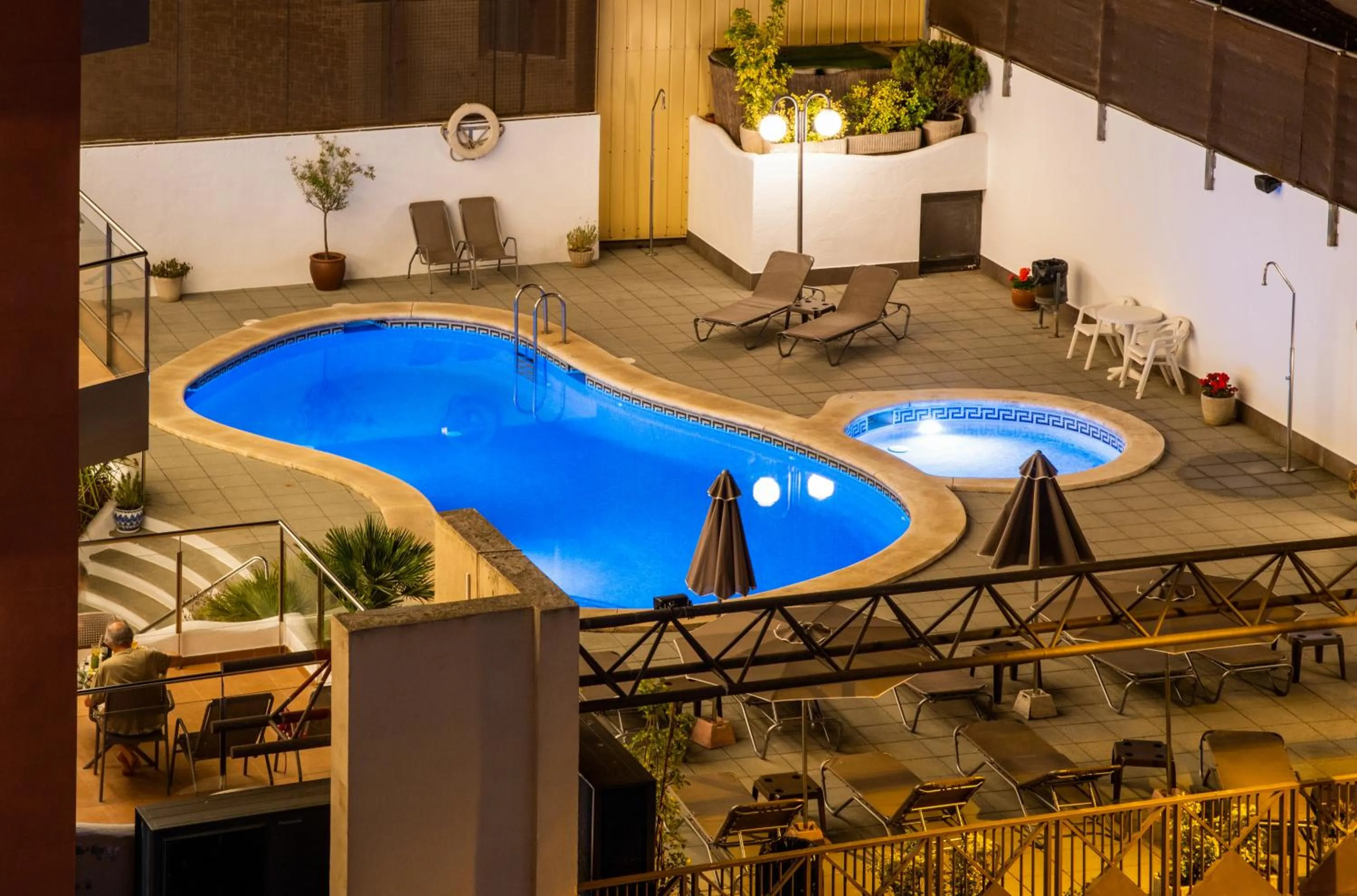 Night in Petit Palau - Adults Only