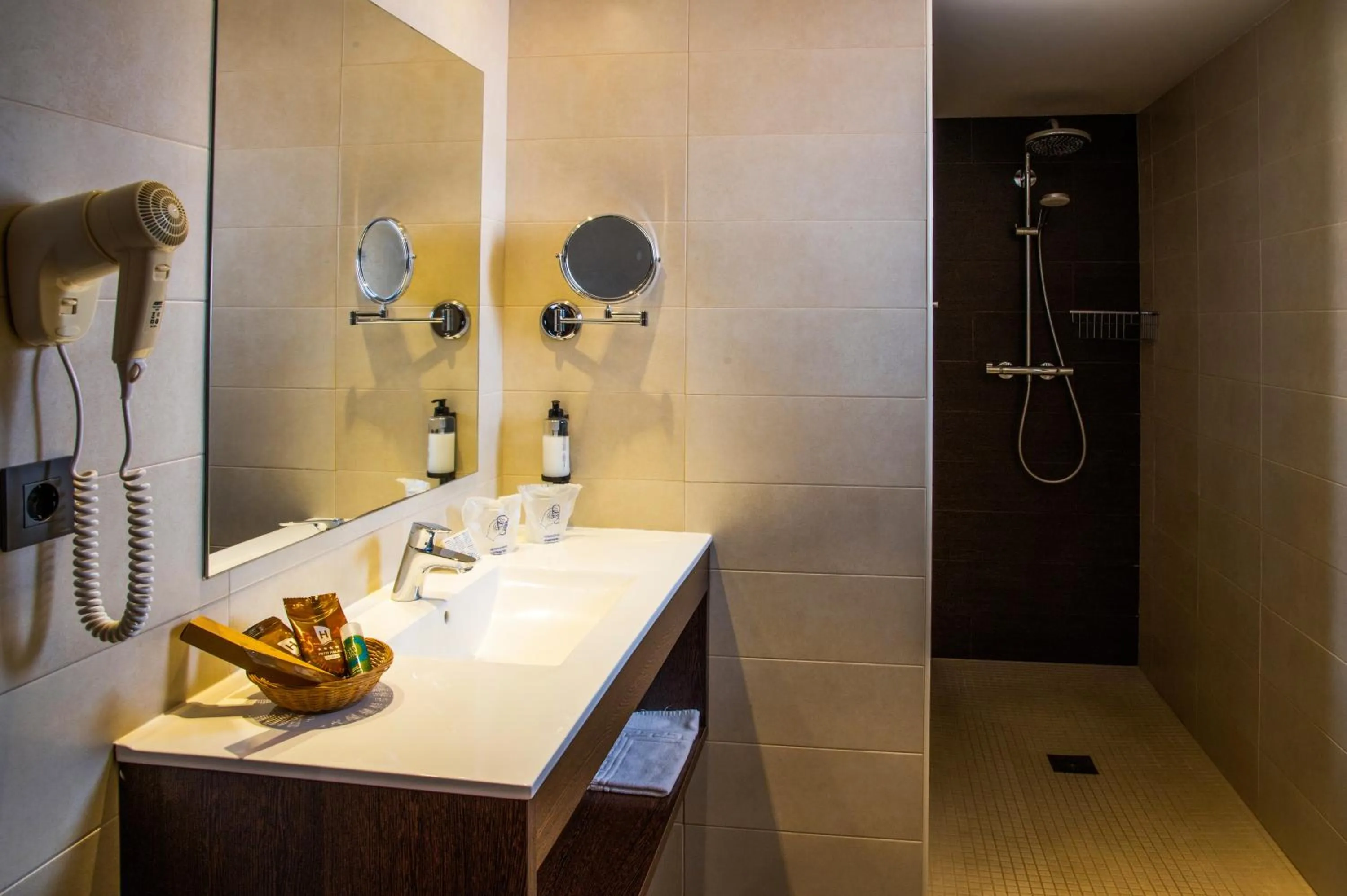 Bathroom in Petit Palau - Adults Only