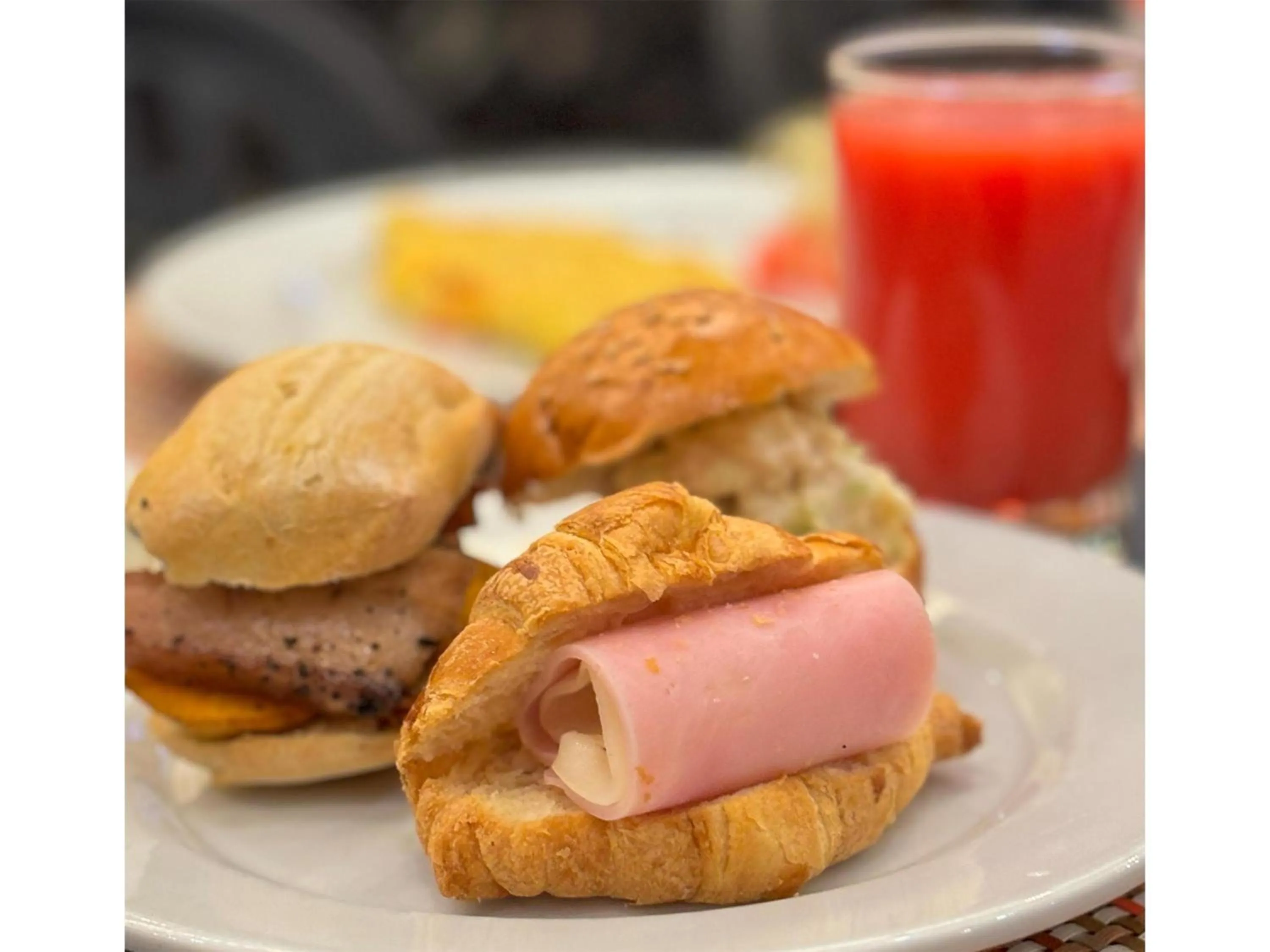 Food and drinks in Best Western Plus Urban Larco Hotel