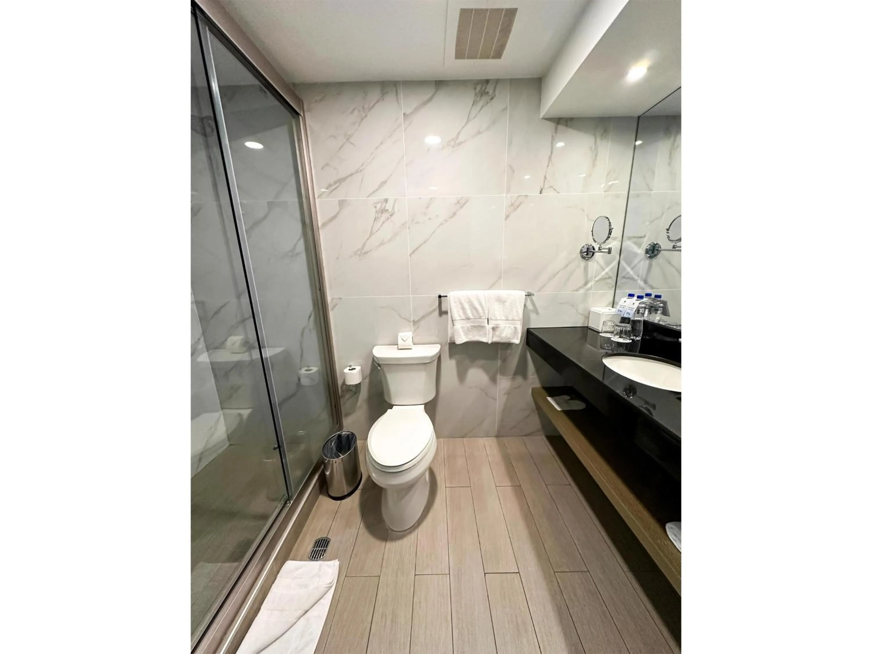 Bathroom in Best Western Plus Urban Larco Hotel