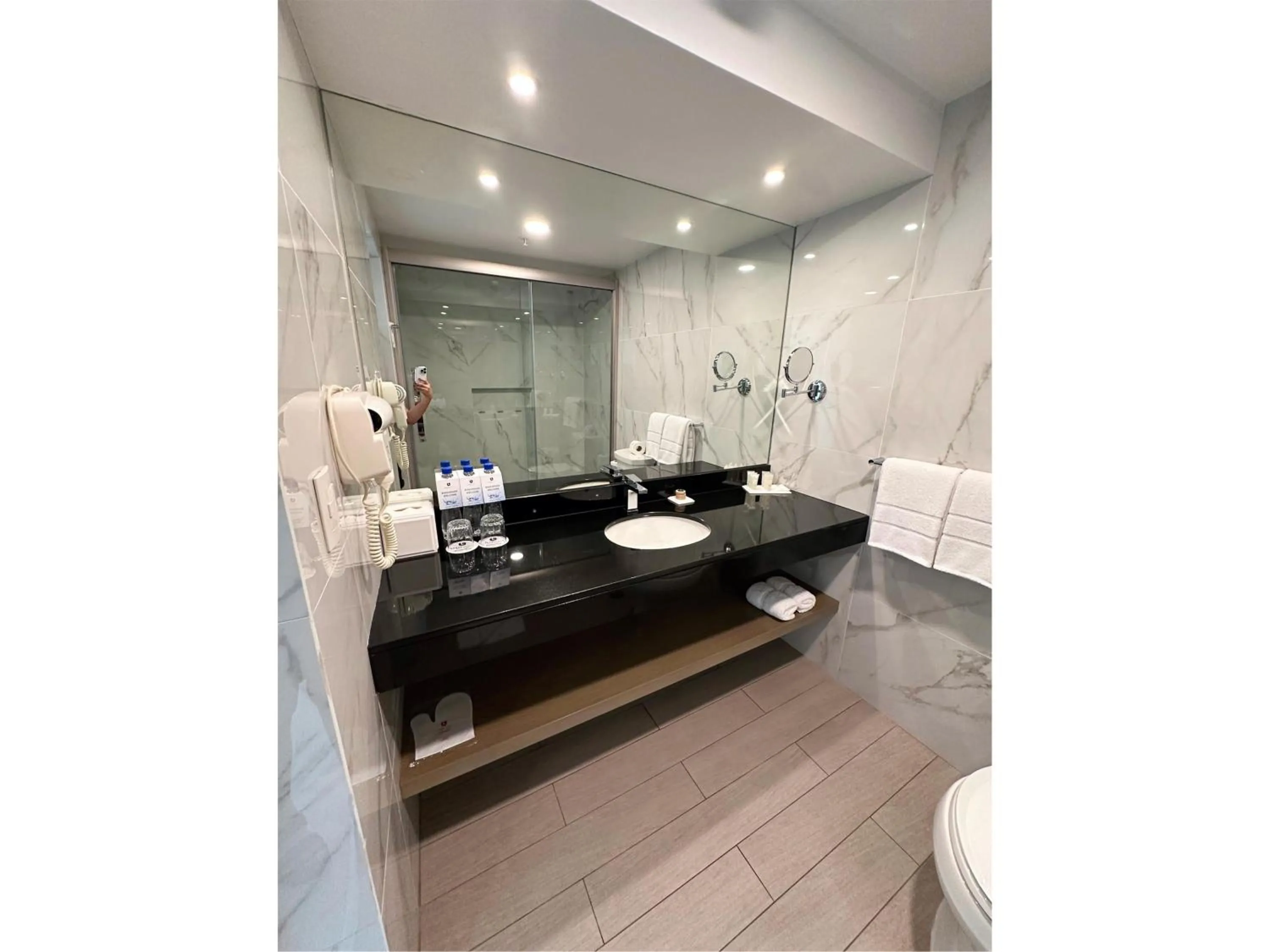 Bathroom in Best Western Plus Urban Larco Hotel