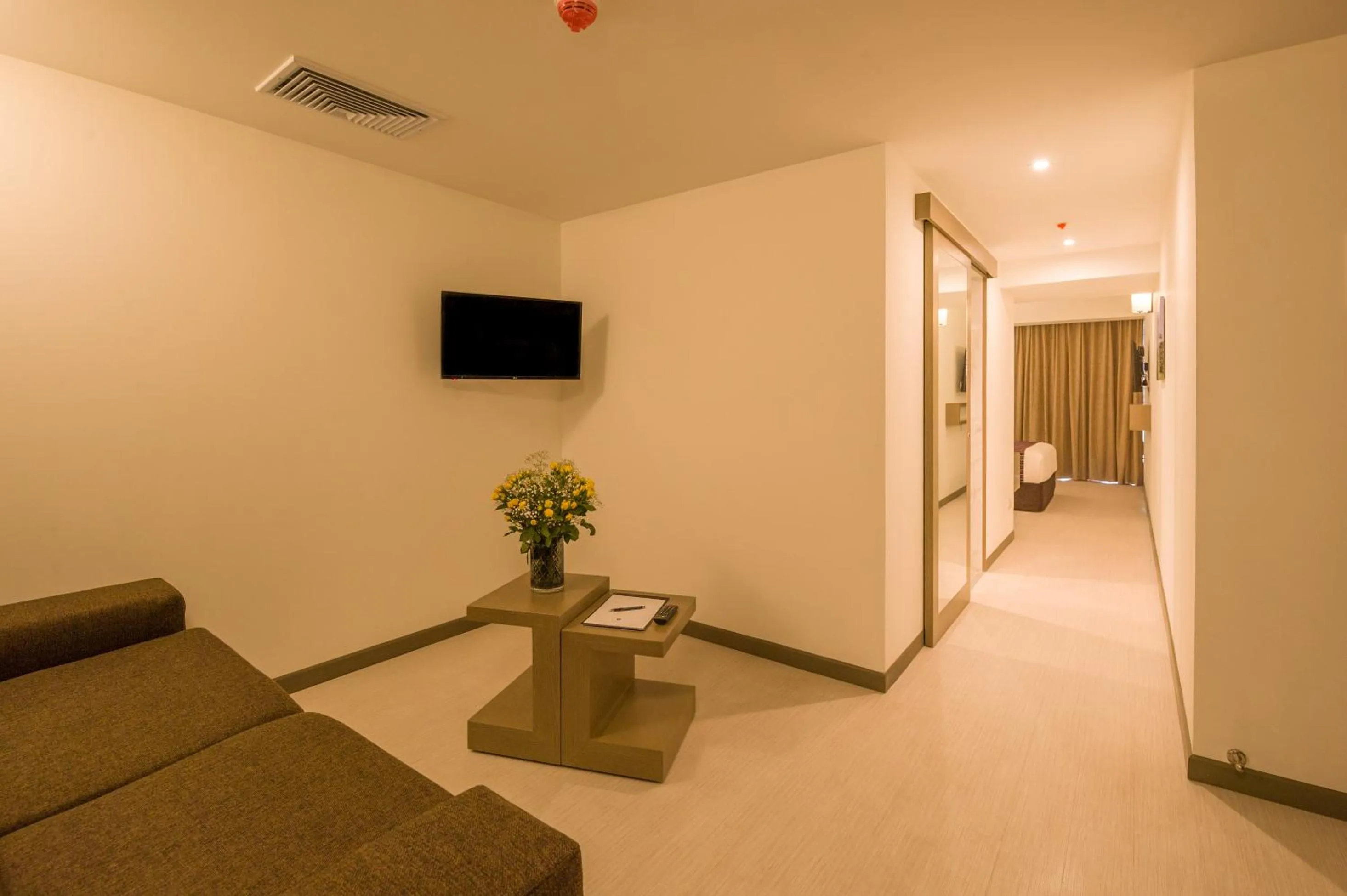 Living room in Best Western Plus Urban Larco Hotel