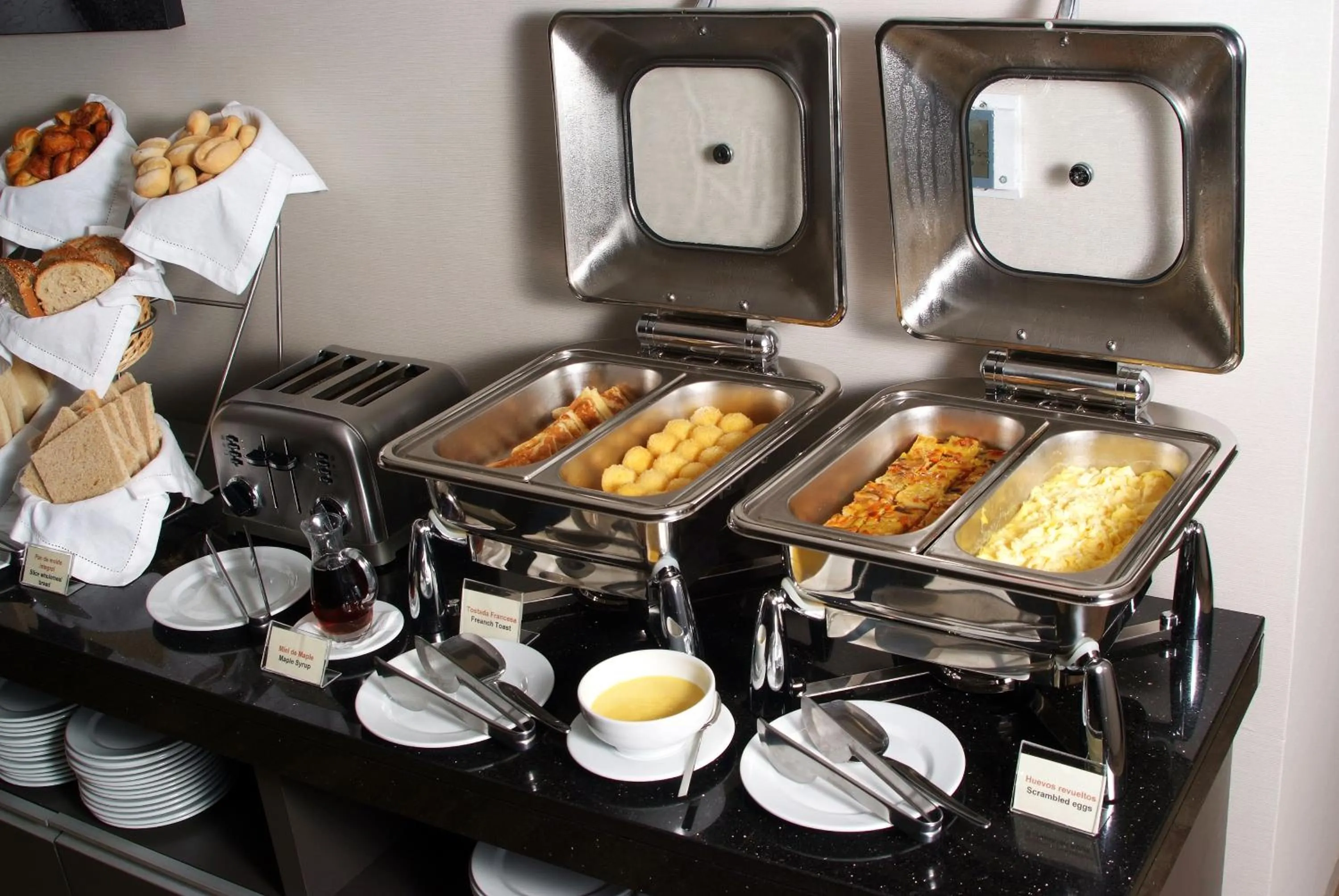 Restaurant/places to eat in Best Western Plus Urban Larco Hotel