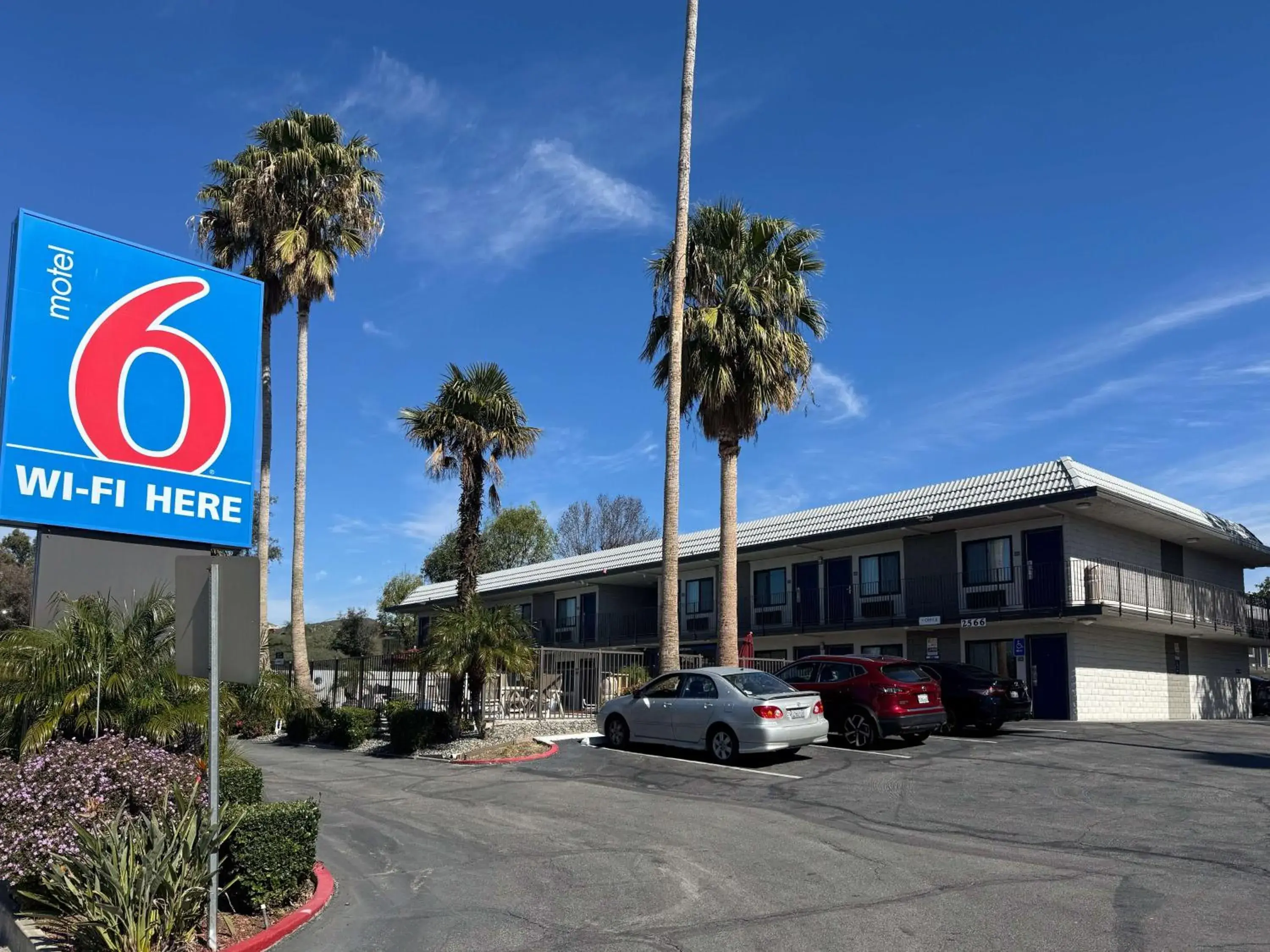Property building in Motel 6-Simi Valley, CA Property building in Motel 6-Simi Valley, CA