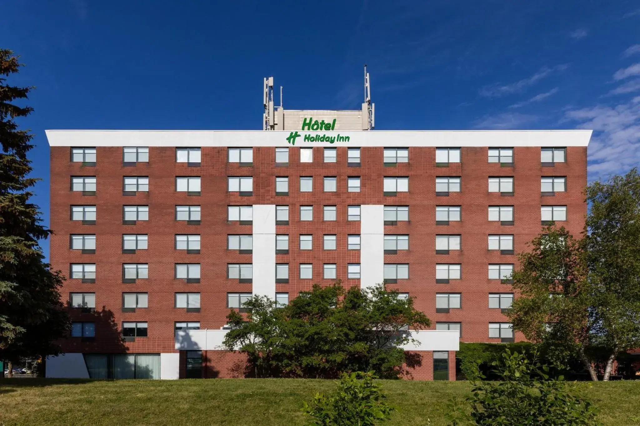 Property building in Holiday Inn St-Jean-sur-Richelieu Congrès by IHG Property building in Holiday Inn St-Jean-sur-Richelieu Congrès by IHG