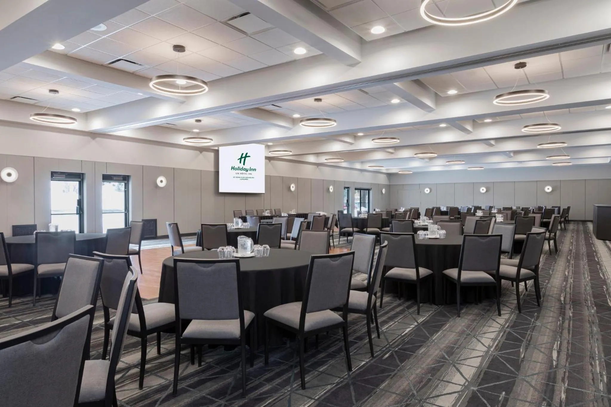 Meeting/conference room in Holiday Inn St-Jean-sur-Richelieu Congrès by IHG