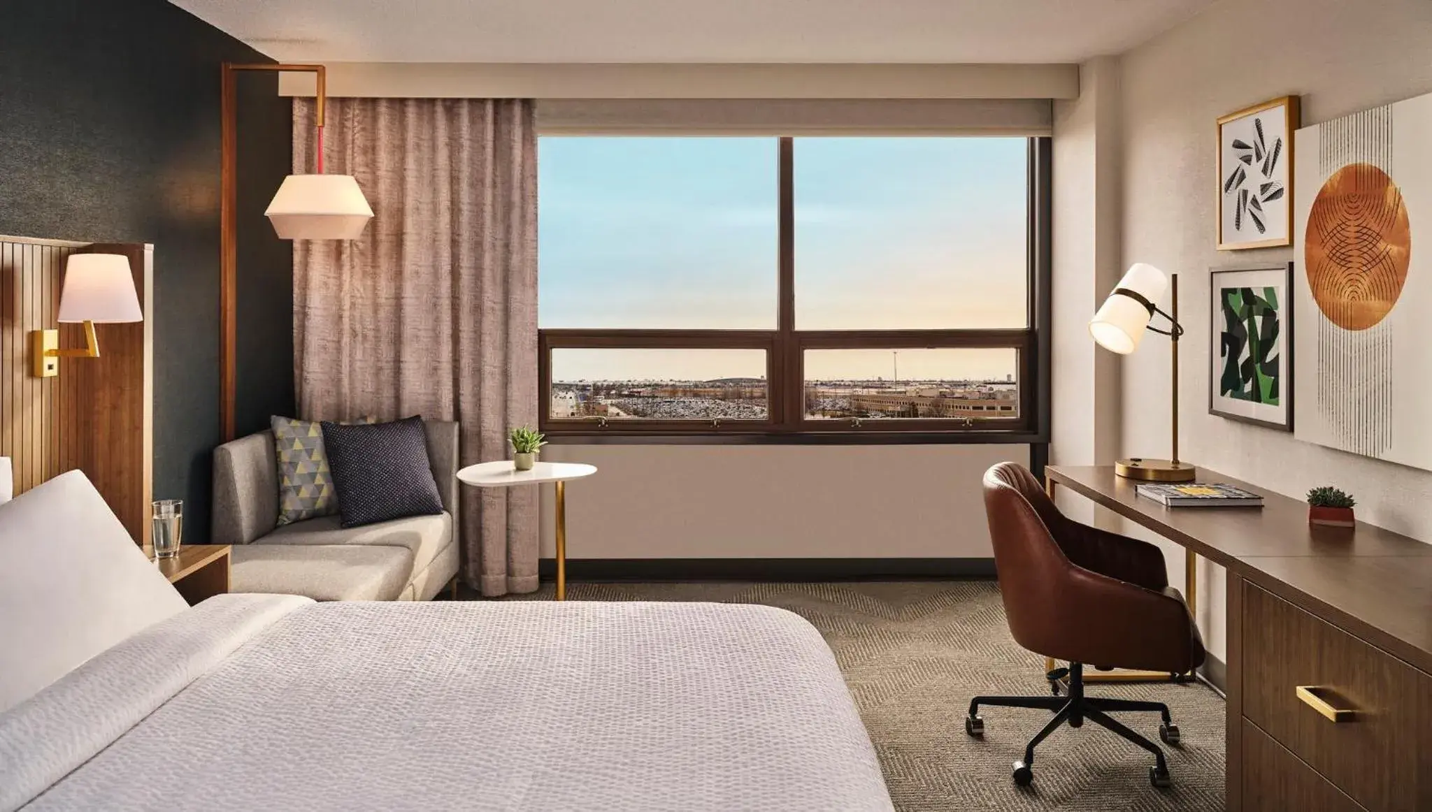 Photo of the whole room, Bed in Holiday Inn St-Jean-sur-Richelieu Congrès by IHG Photo of the whole room, Bed in Holiday Inn St-Jean-sur-Richelieu Congrès by IHG