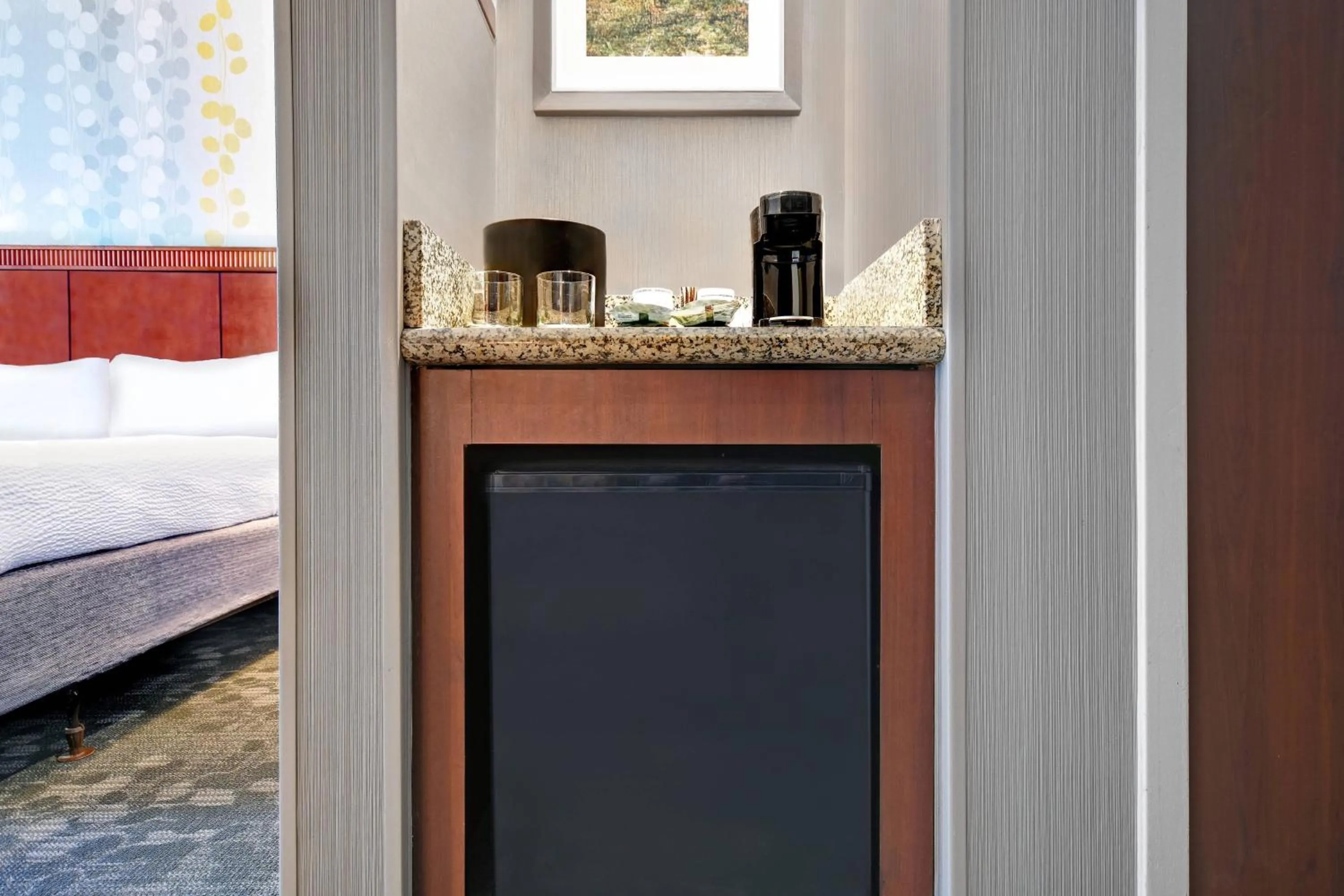 Photo of the whole room, Bed in Courtyard Republic Airport Long Island/Farmingdale